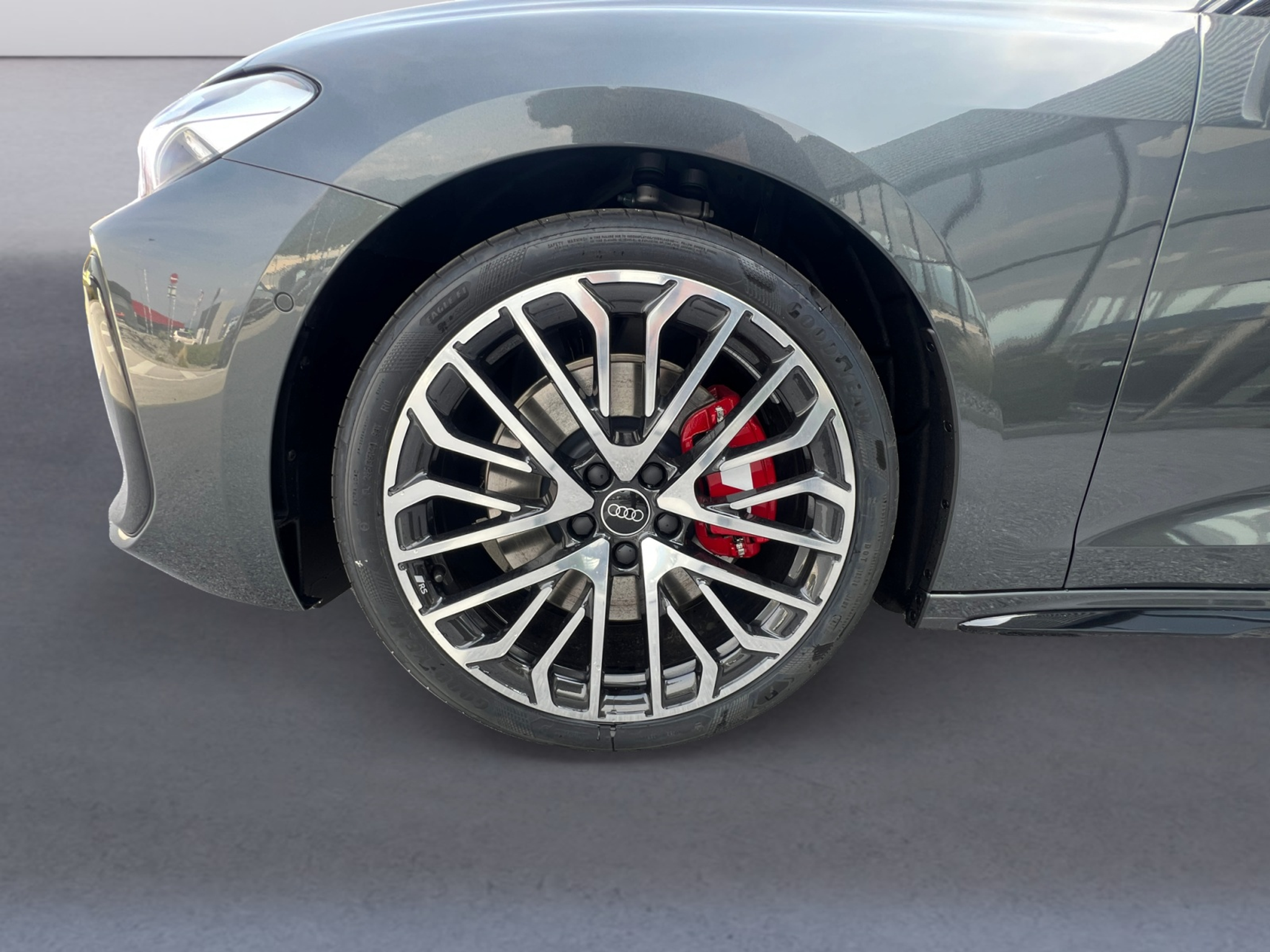 listing desktop thumbnail image 12