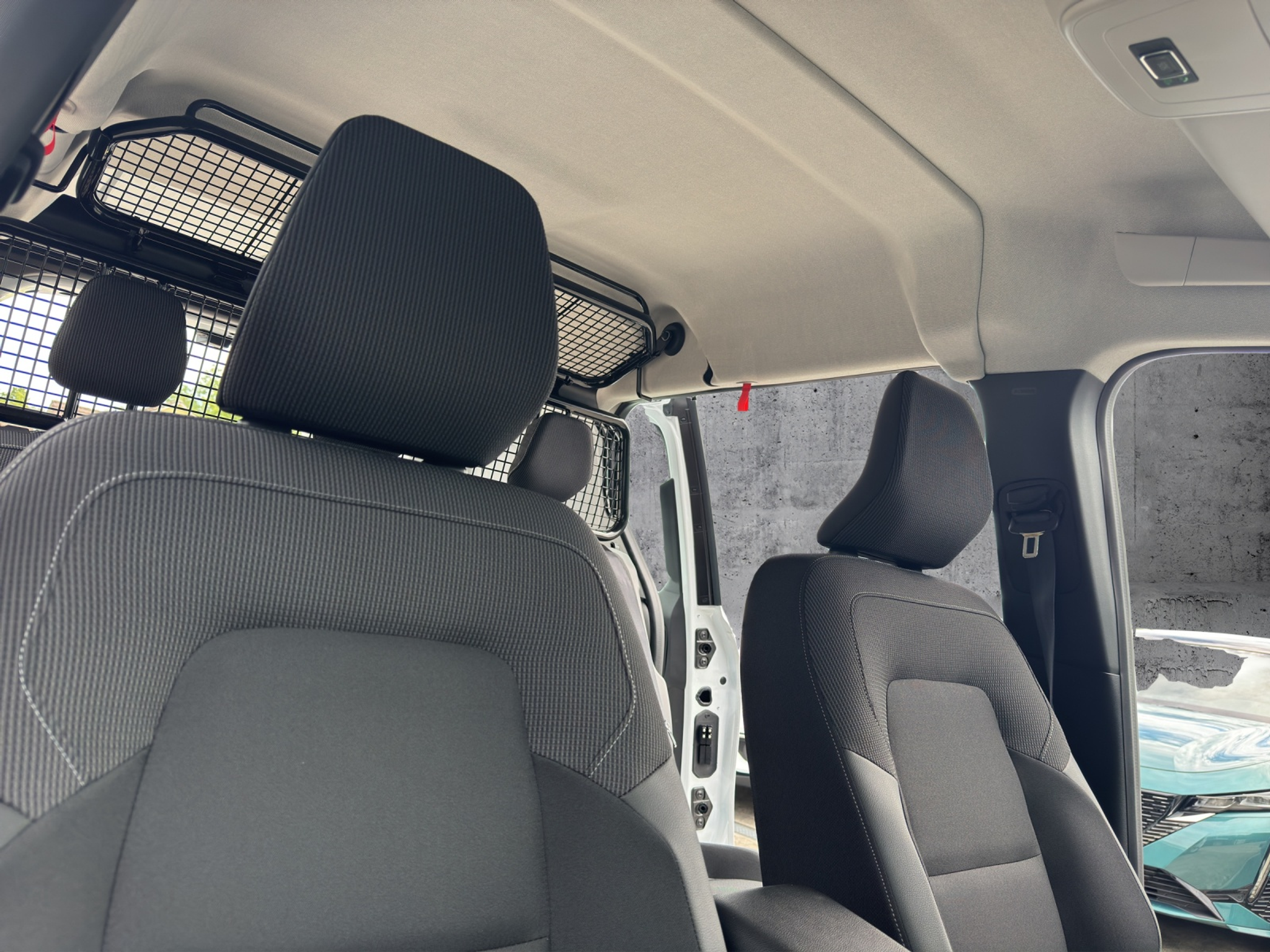 listing desktop thumbnail image 23