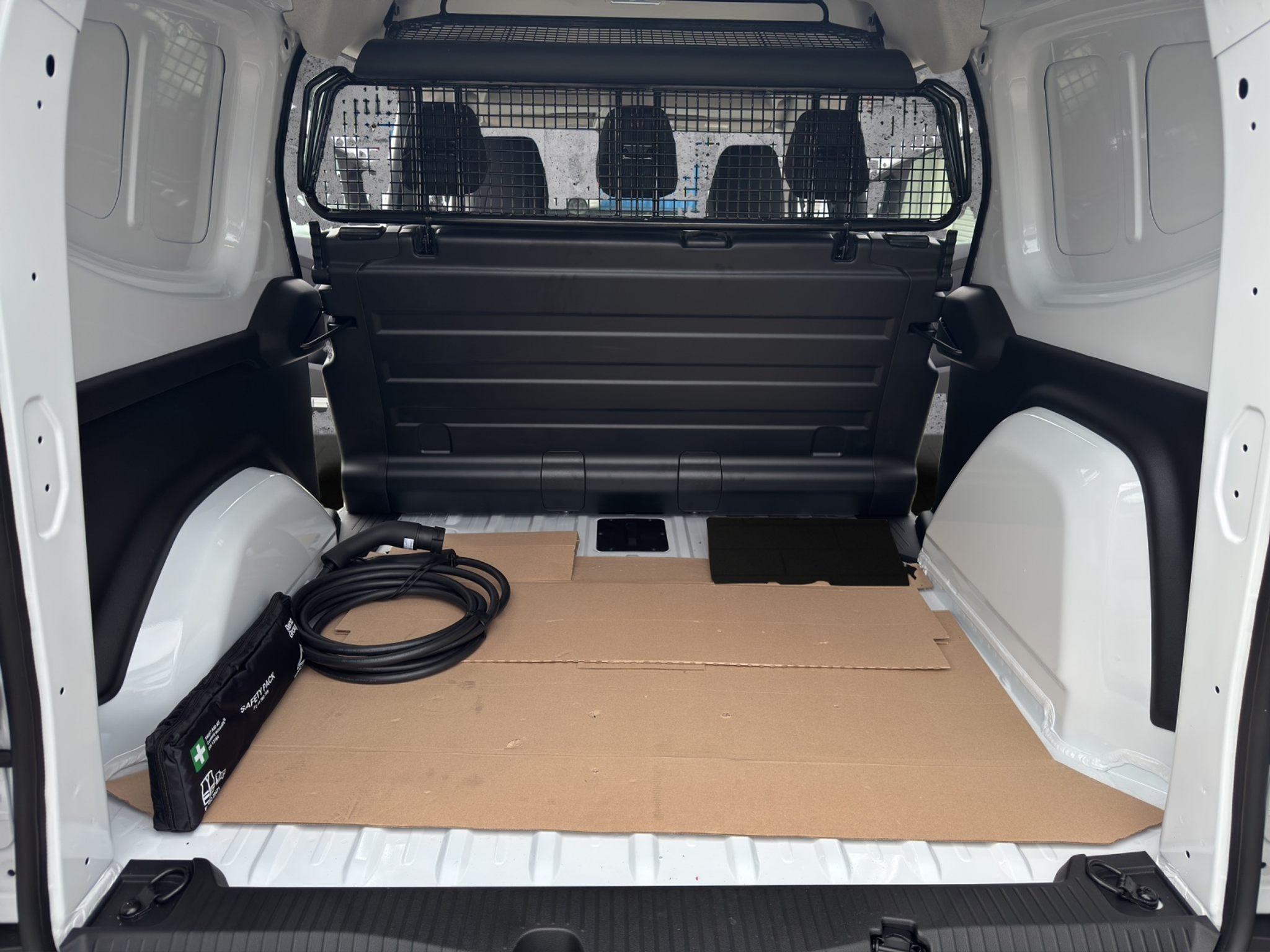 listing desktop thumbnail image 25