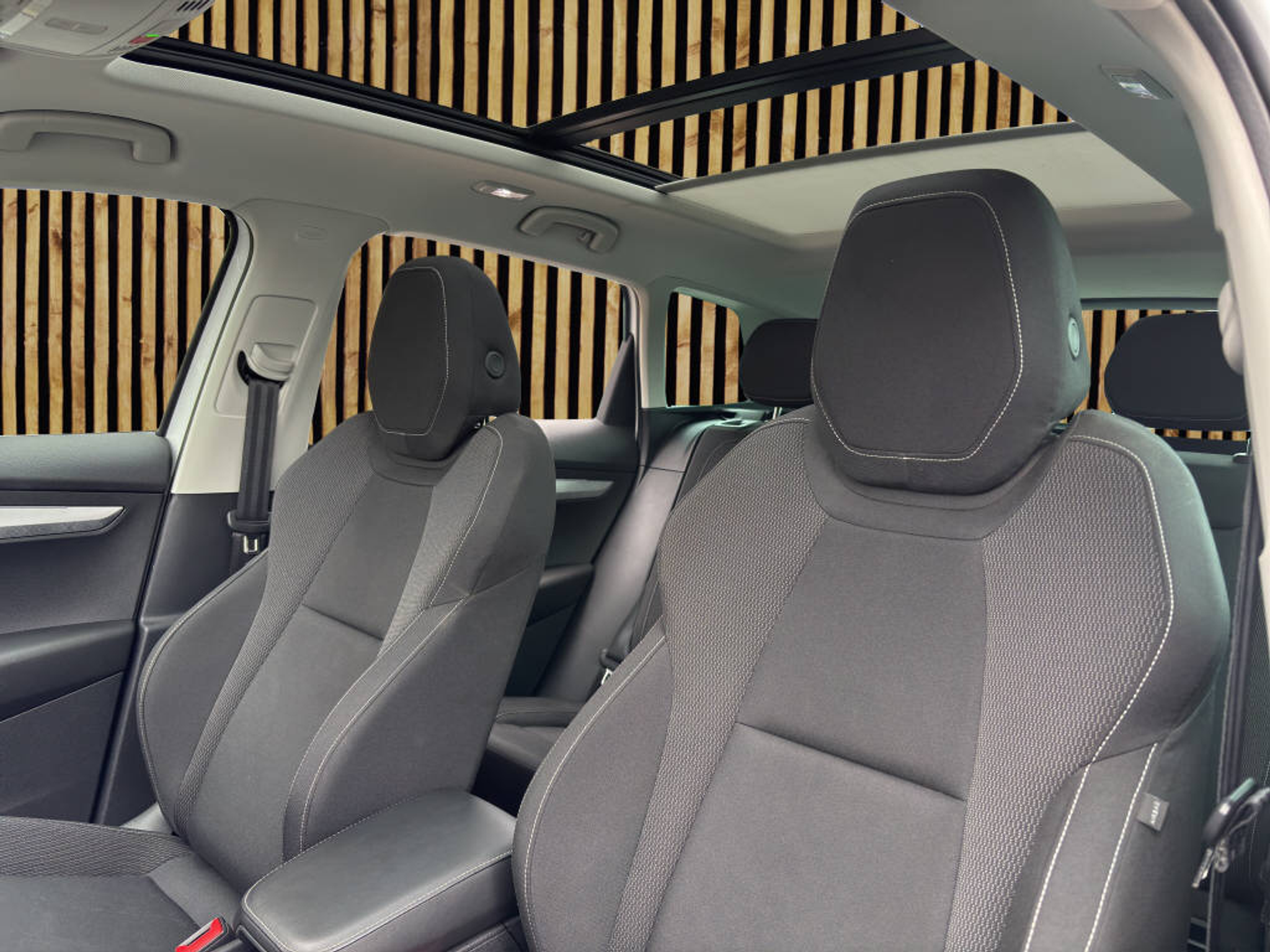 listing desktop thumbnail image 12