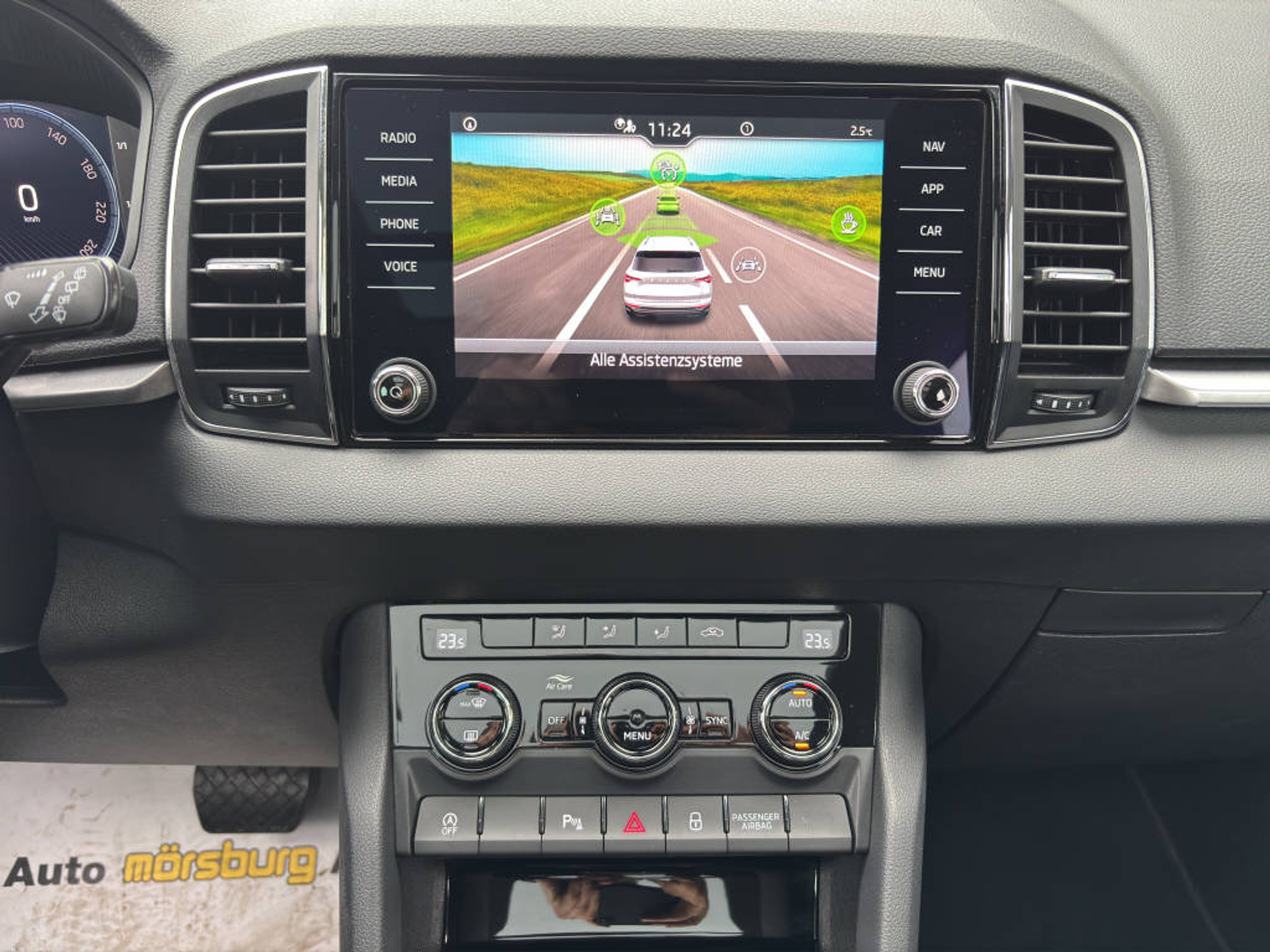 listing desktop thumbnail image 10