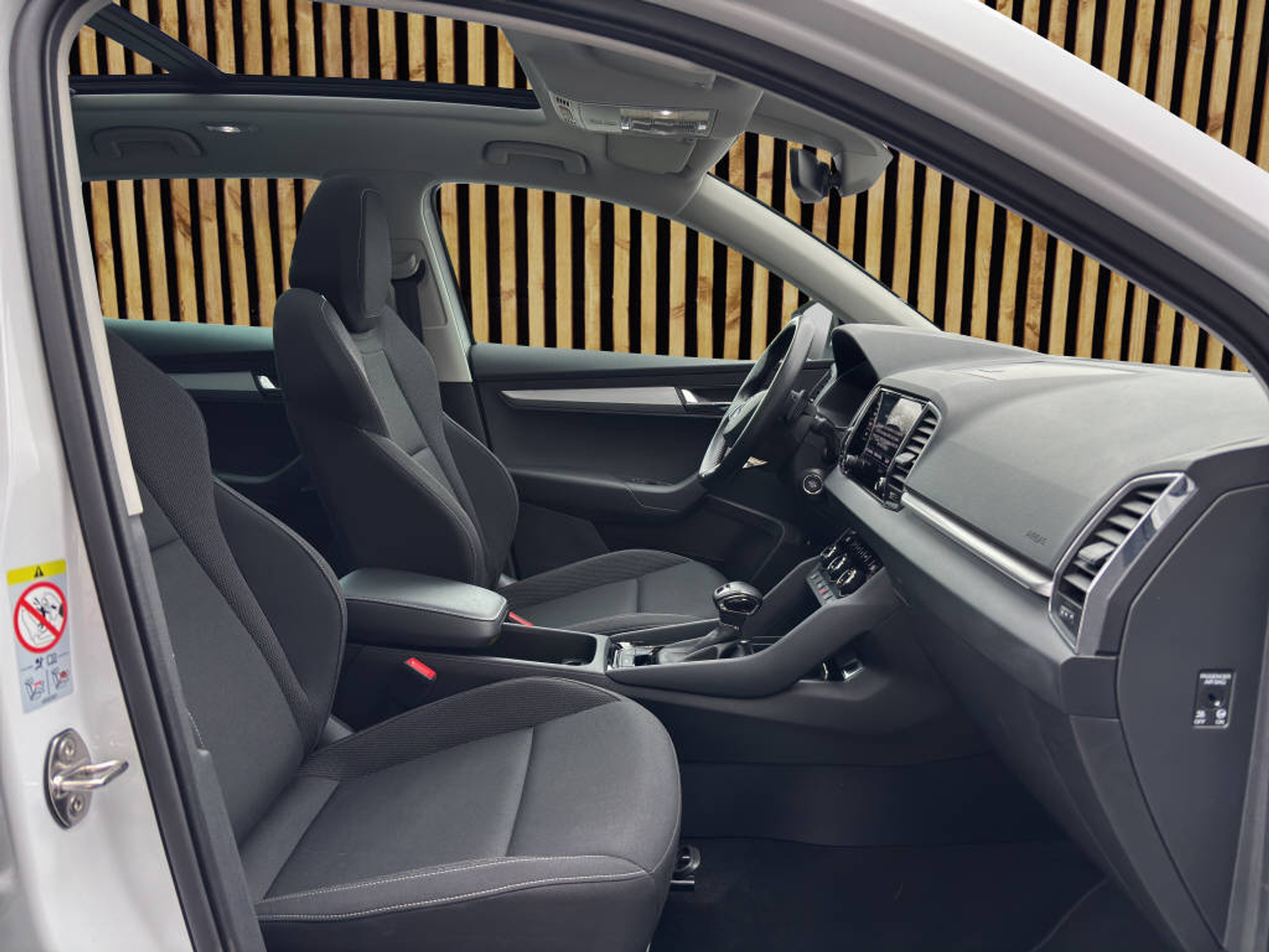 listing desktop thumbnail image 4