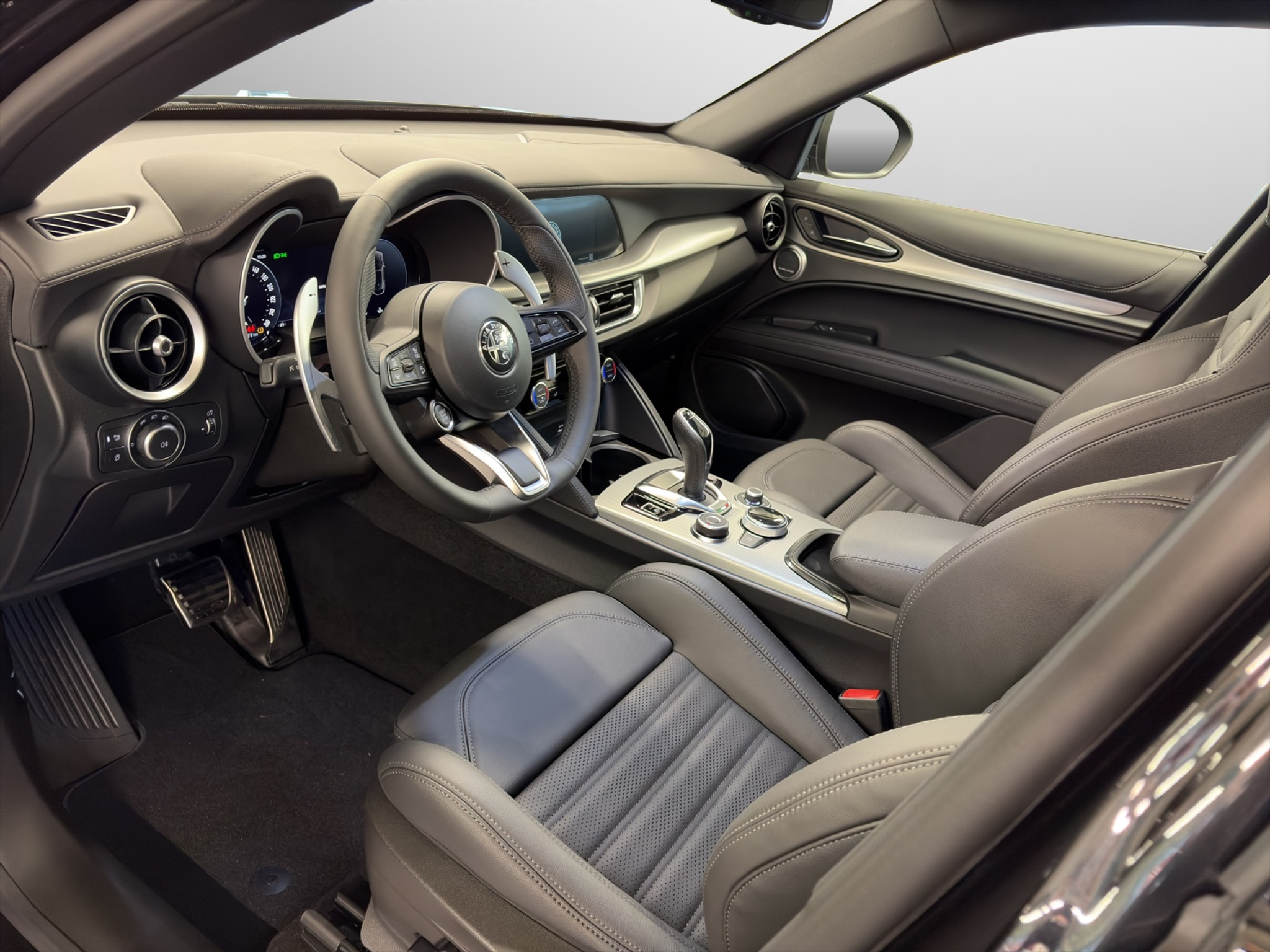 listing desktop thumbnail image 4