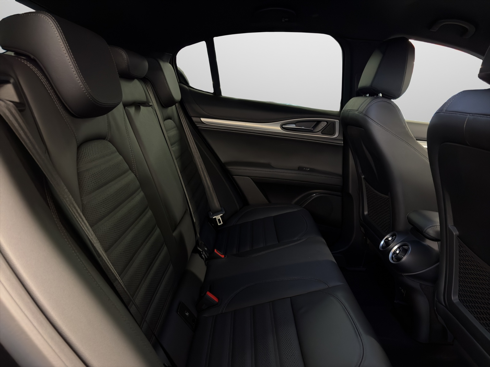 listing desktop thumbnail image 13