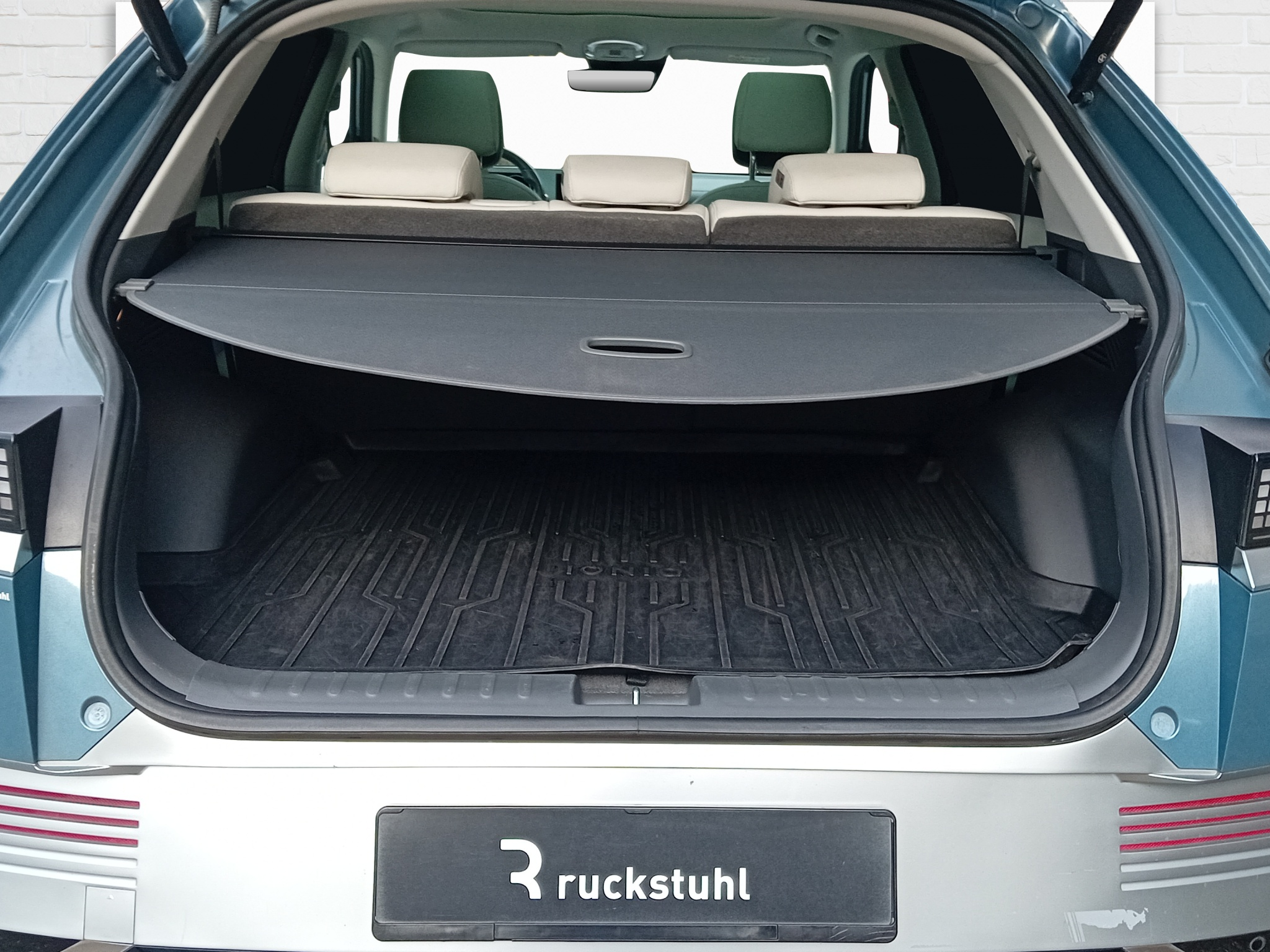 listing desktop thumbnail image 9