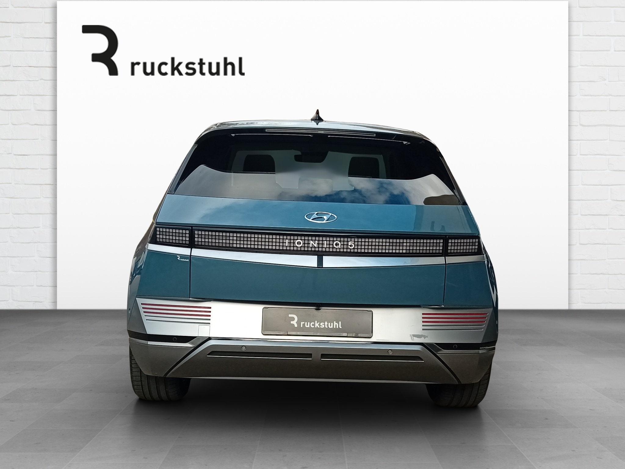 listing desktop thumbnail image 4