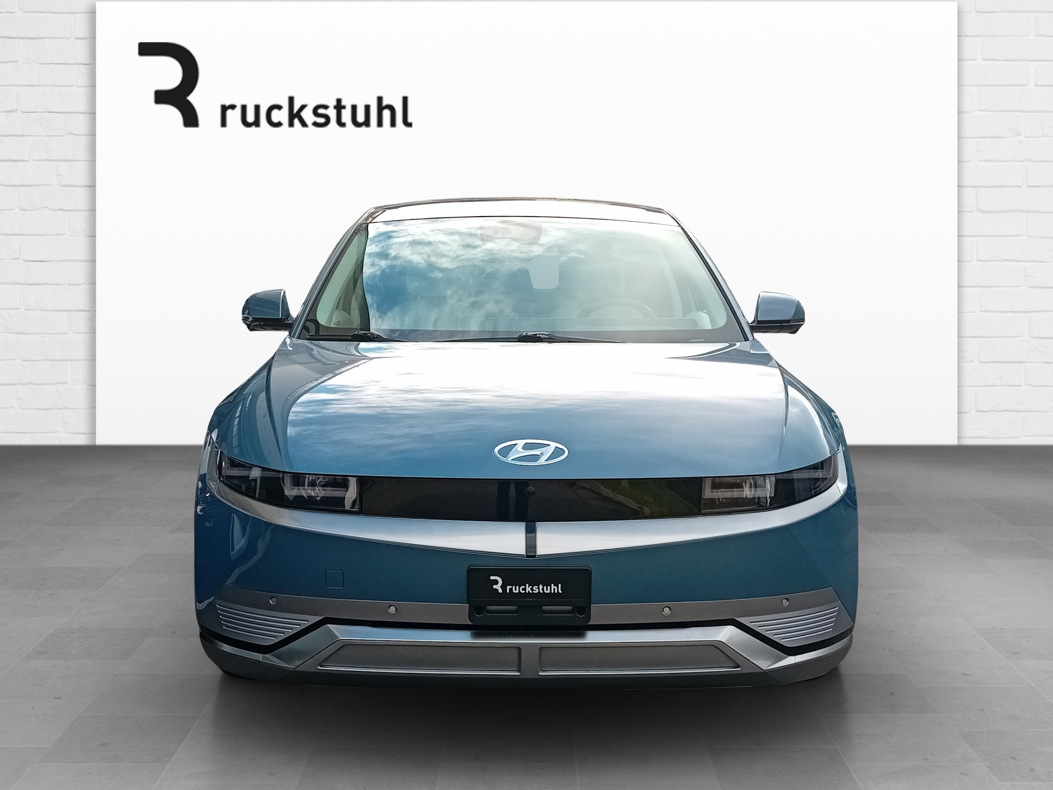 listing desktop thumbnail image 1