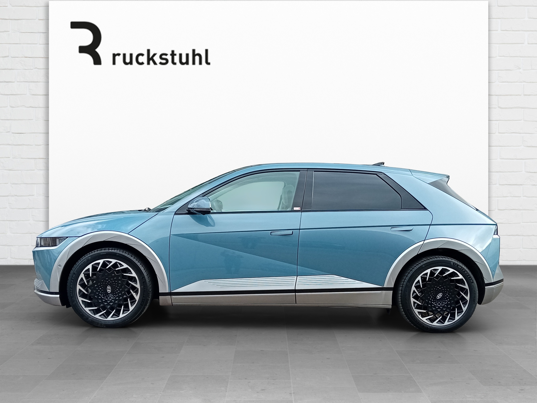 listing desktop thumbnail image 2