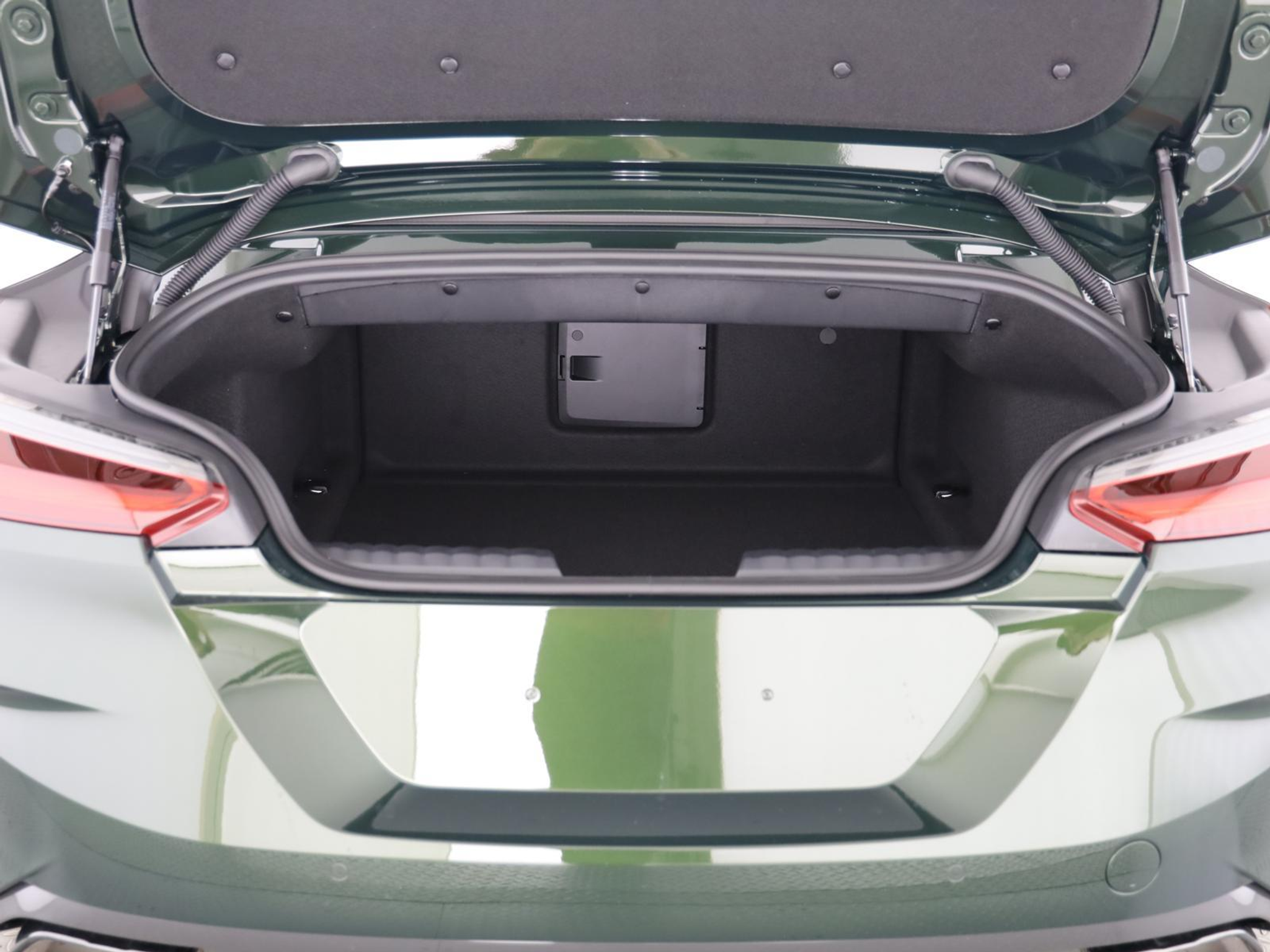 listing desktop thumbnail image 16