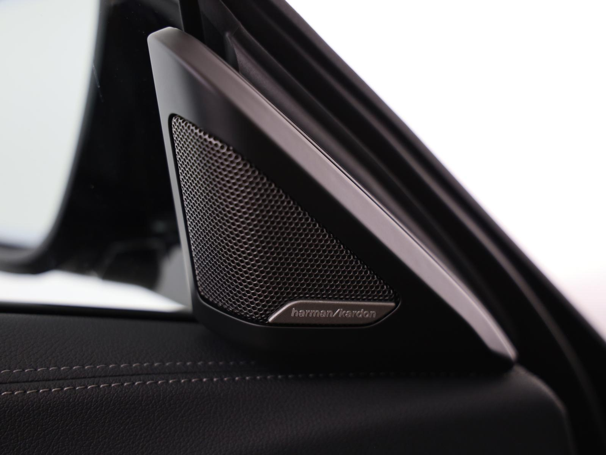 listing desktop thumbnail image 14