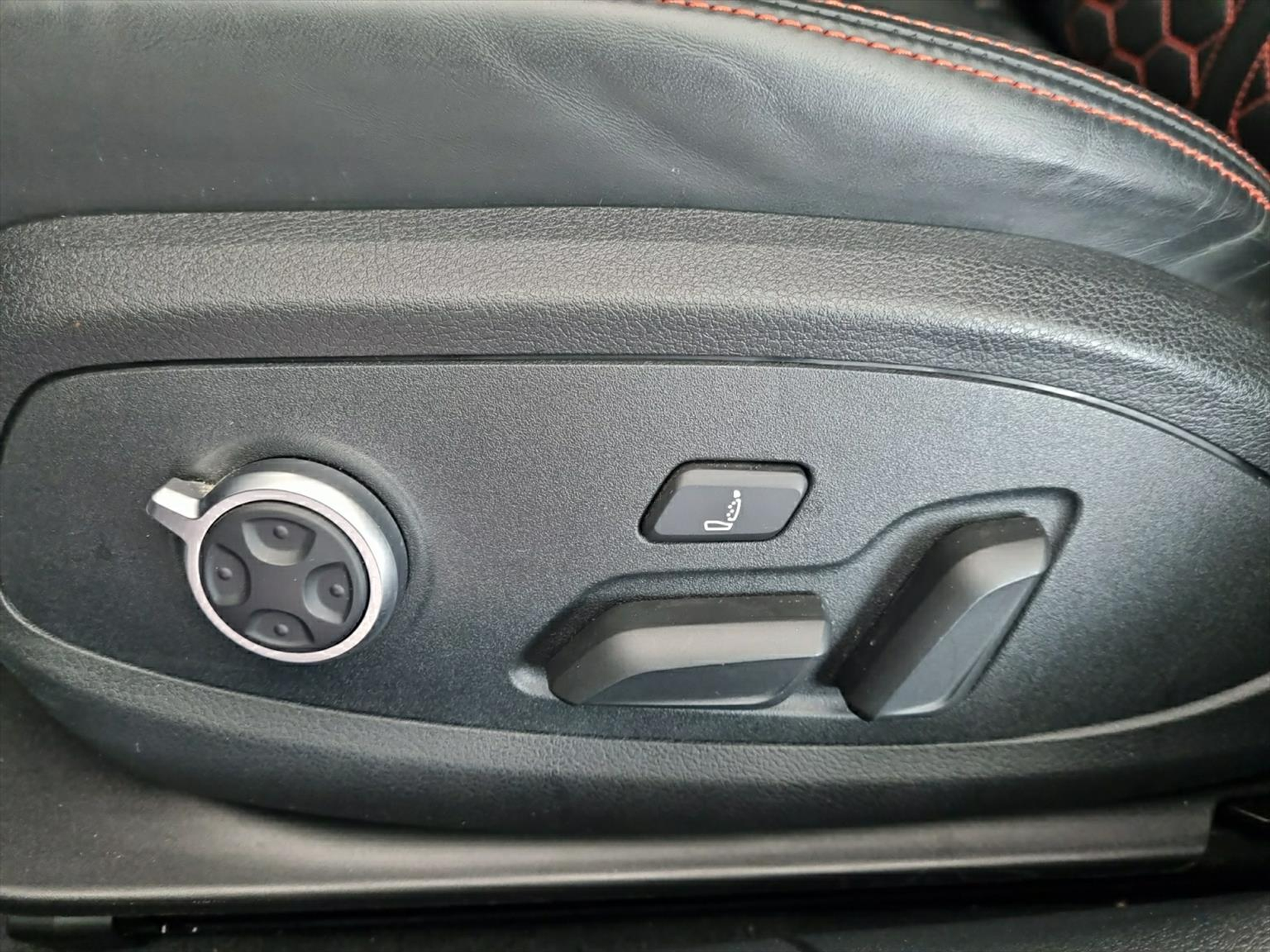 listing desktop thumbnail image 11