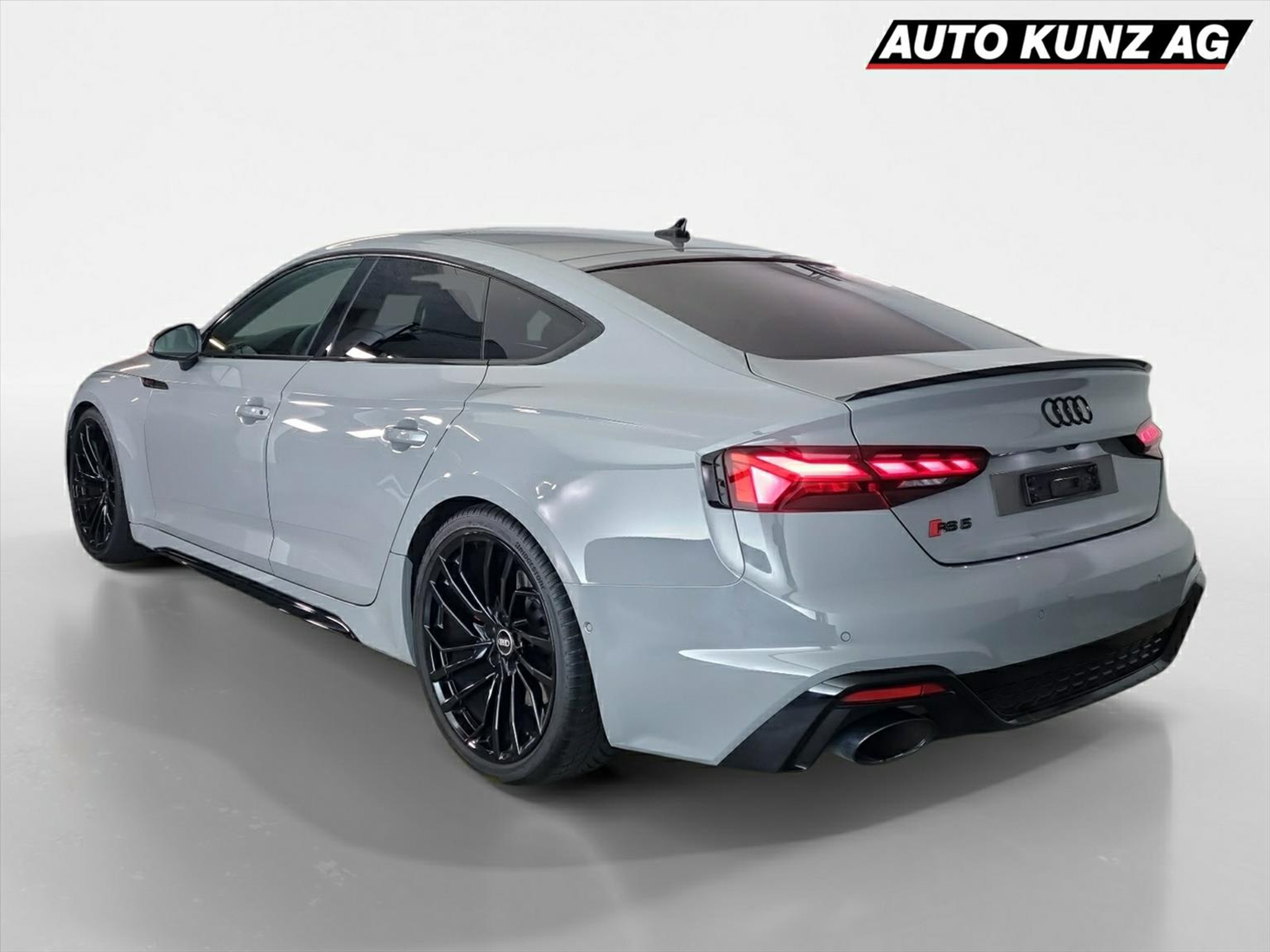 listing desktop thumbnail image 1