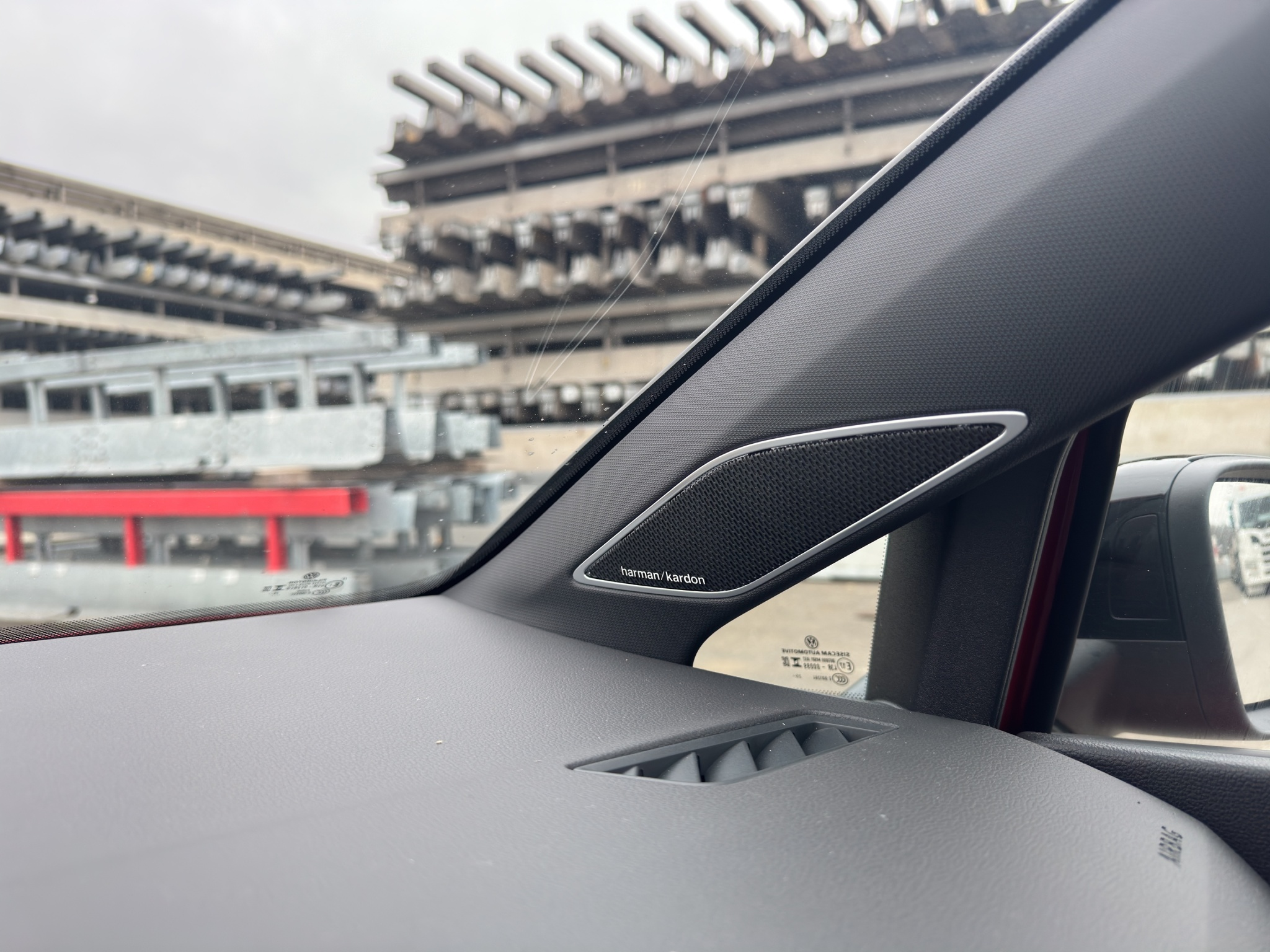 listing desktop thumbnail image 14