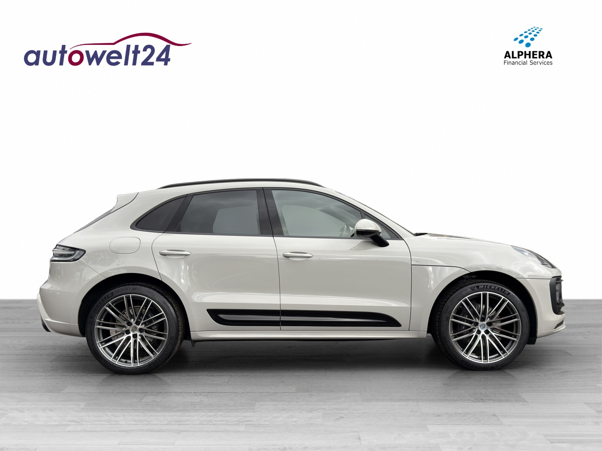 listing desktop thumbnail image 3