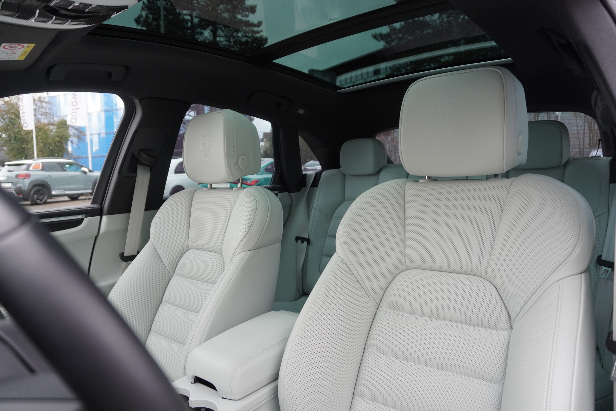 listing desktop thumbnail image 11