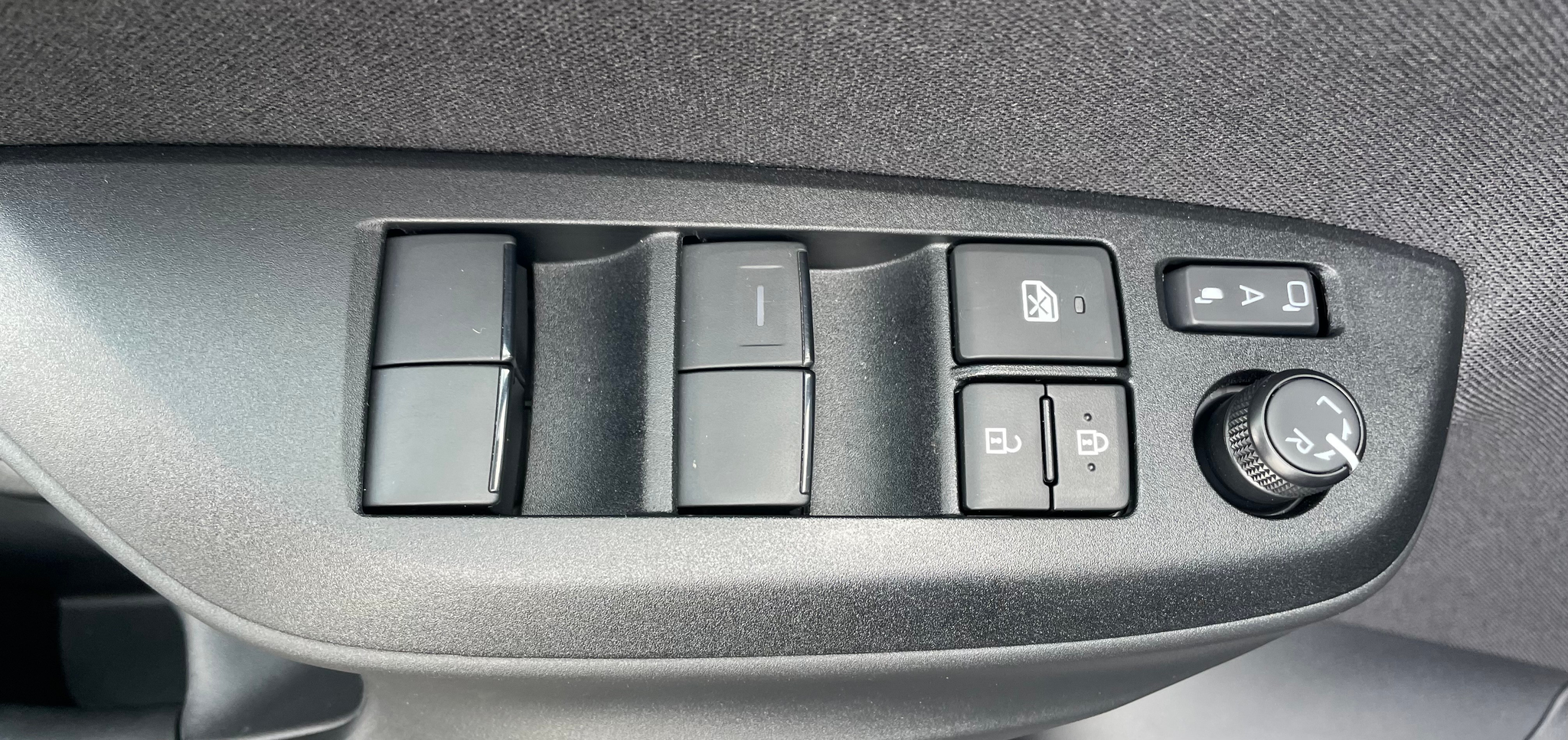 listing desktop thumbnail image 23