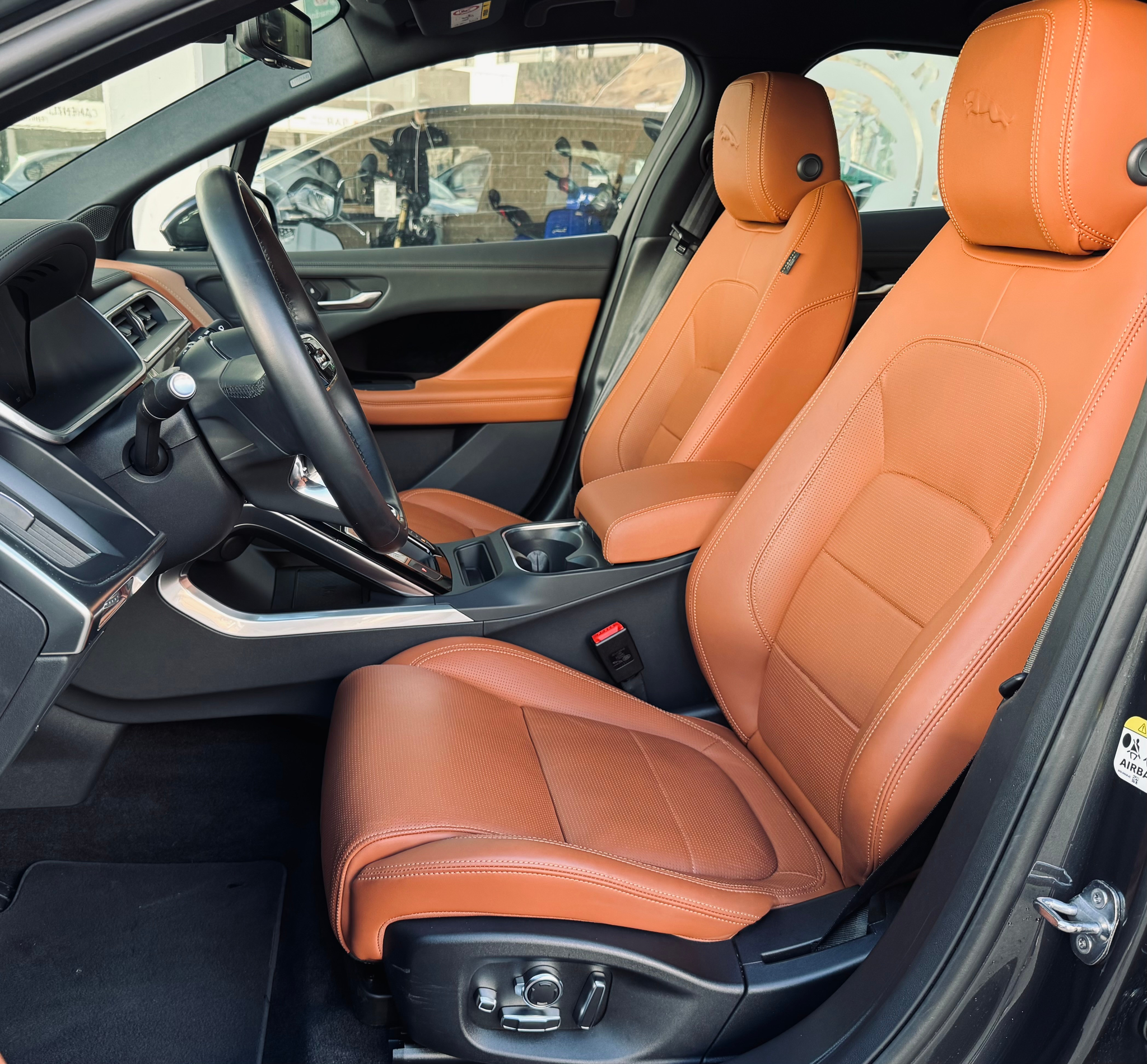 listing desktop thumbnail image 7