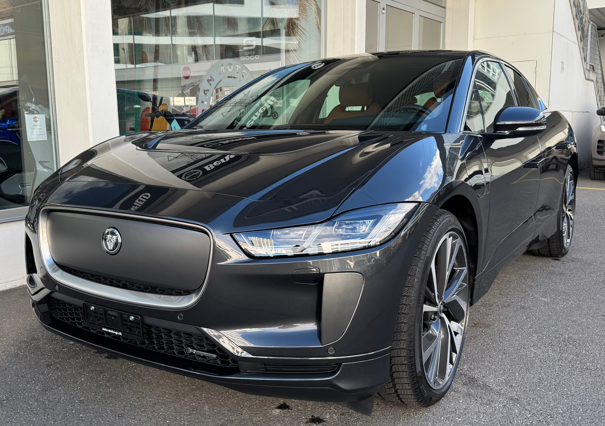 listing desktop thumbnail image 5