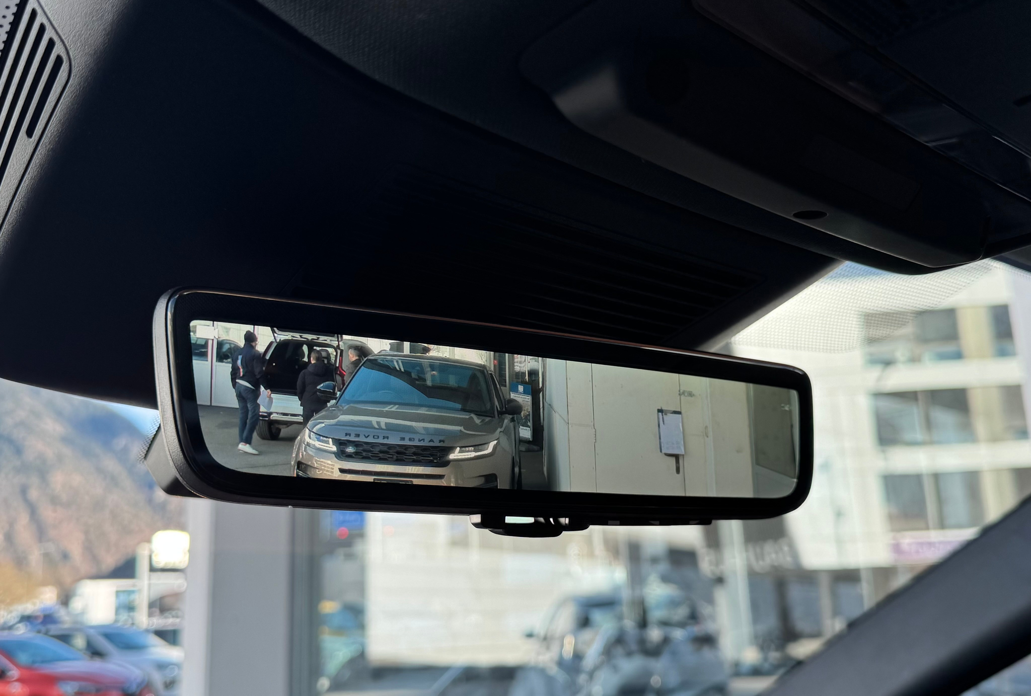 listing desktop thumbnail image 17