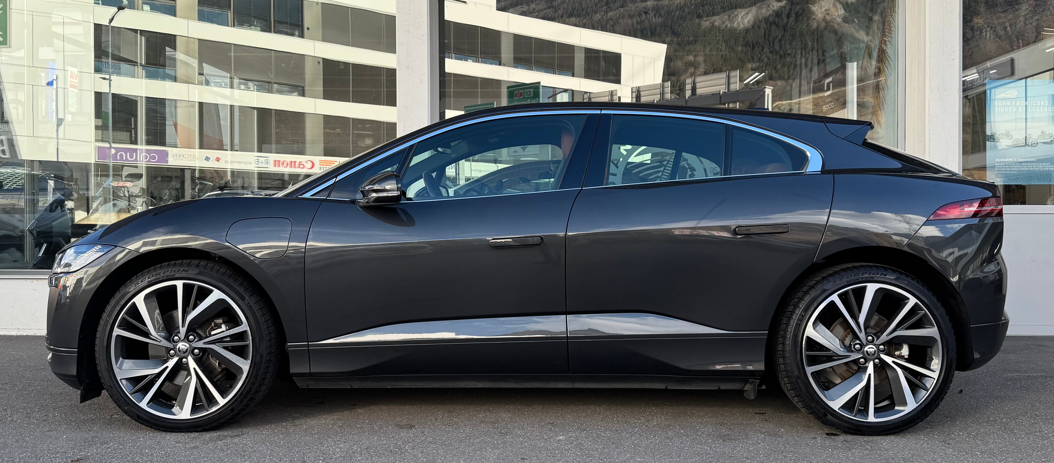 listing desktop thumbnail image 2