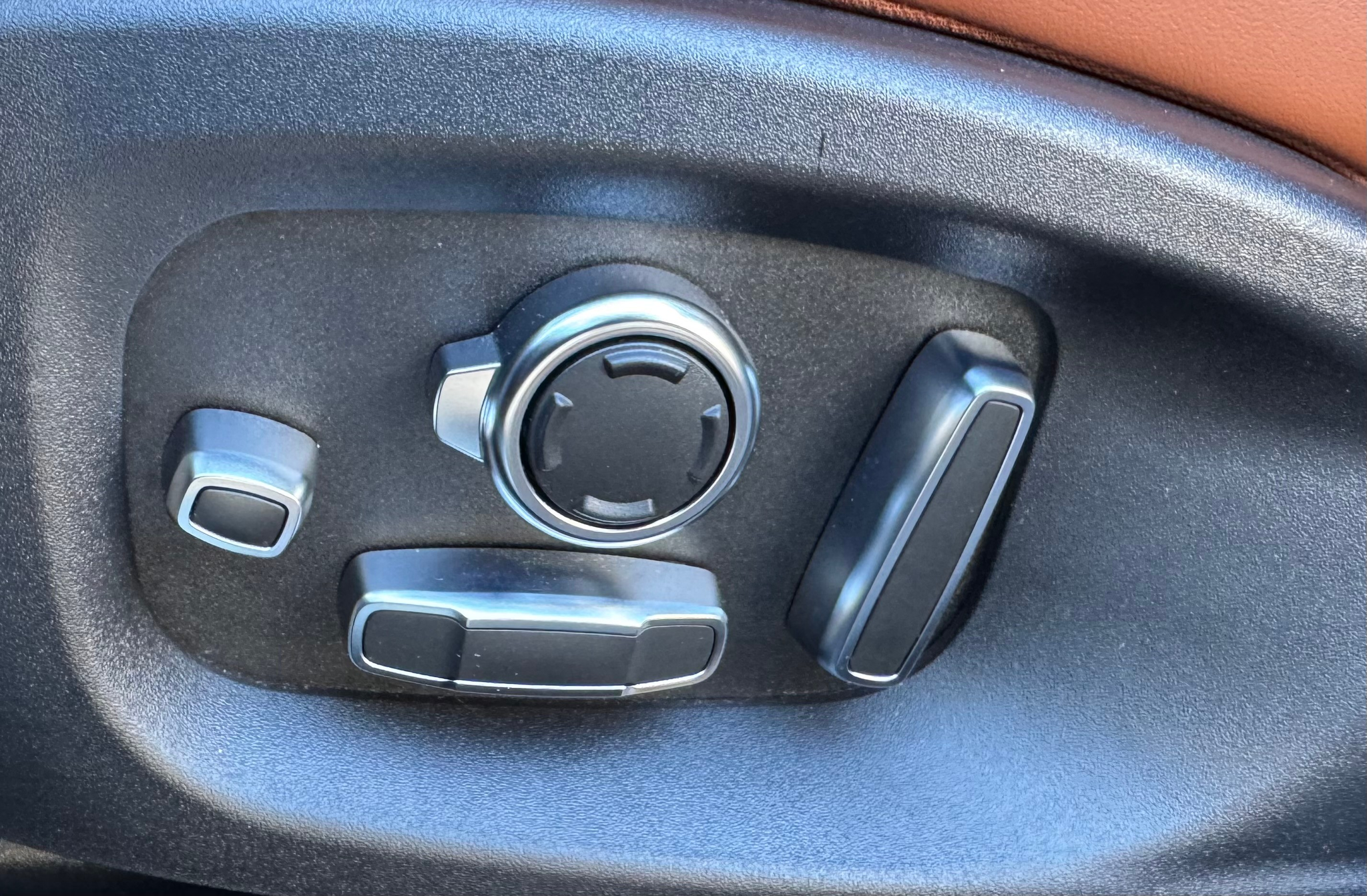 listing desktop thumbnail image 8