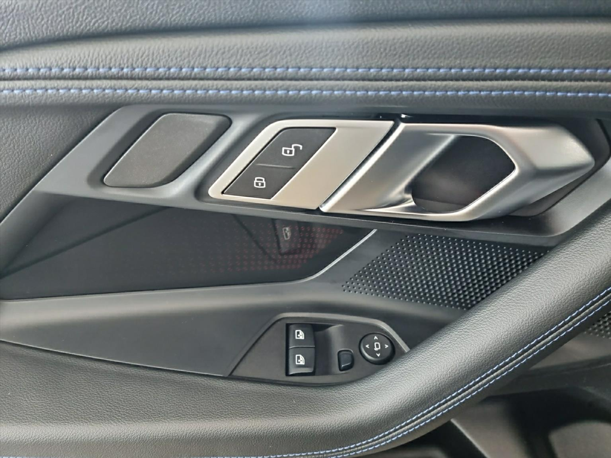 listing desktop thumbnail image 10