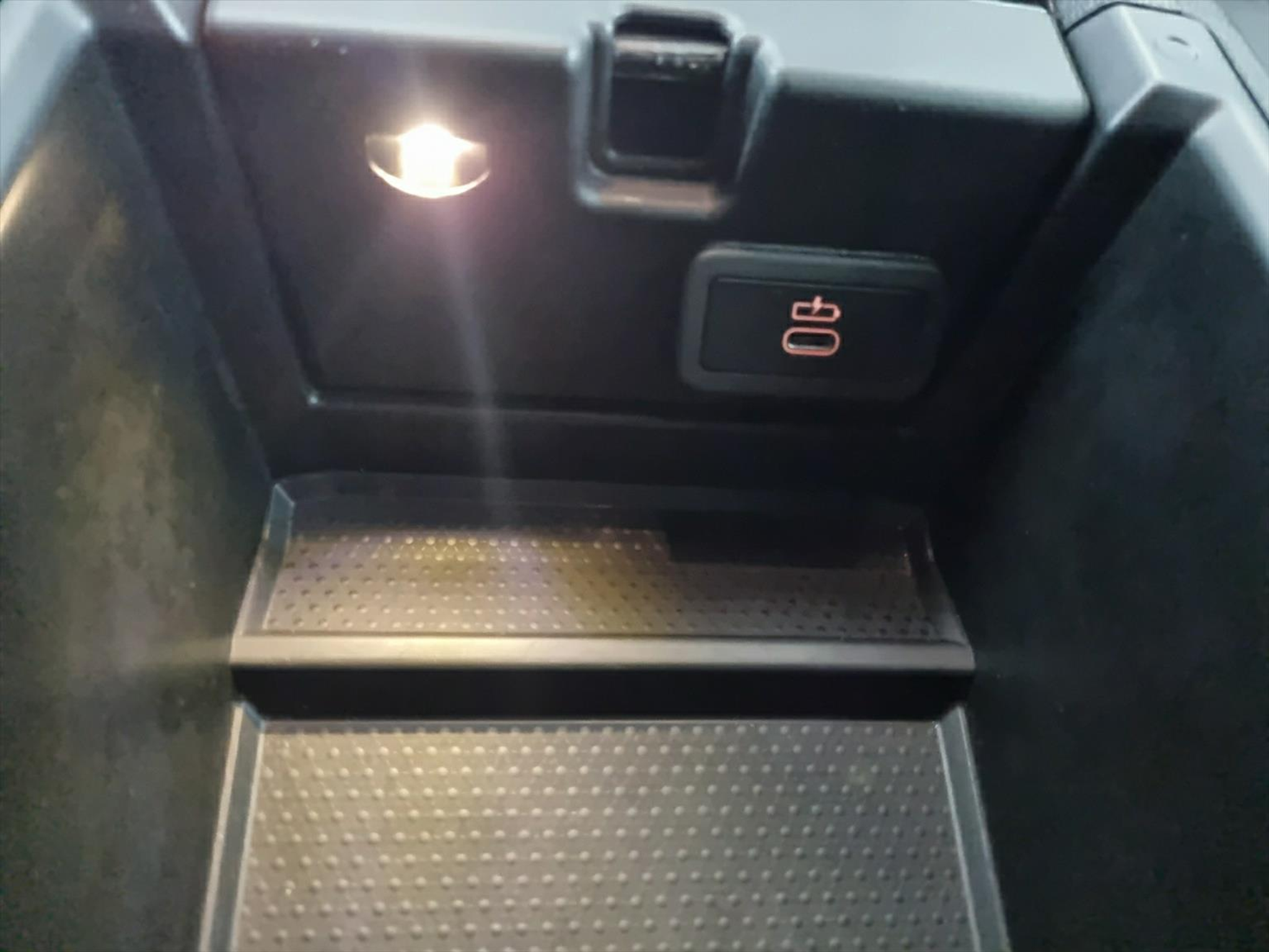 listing desktop thumbnail image 11