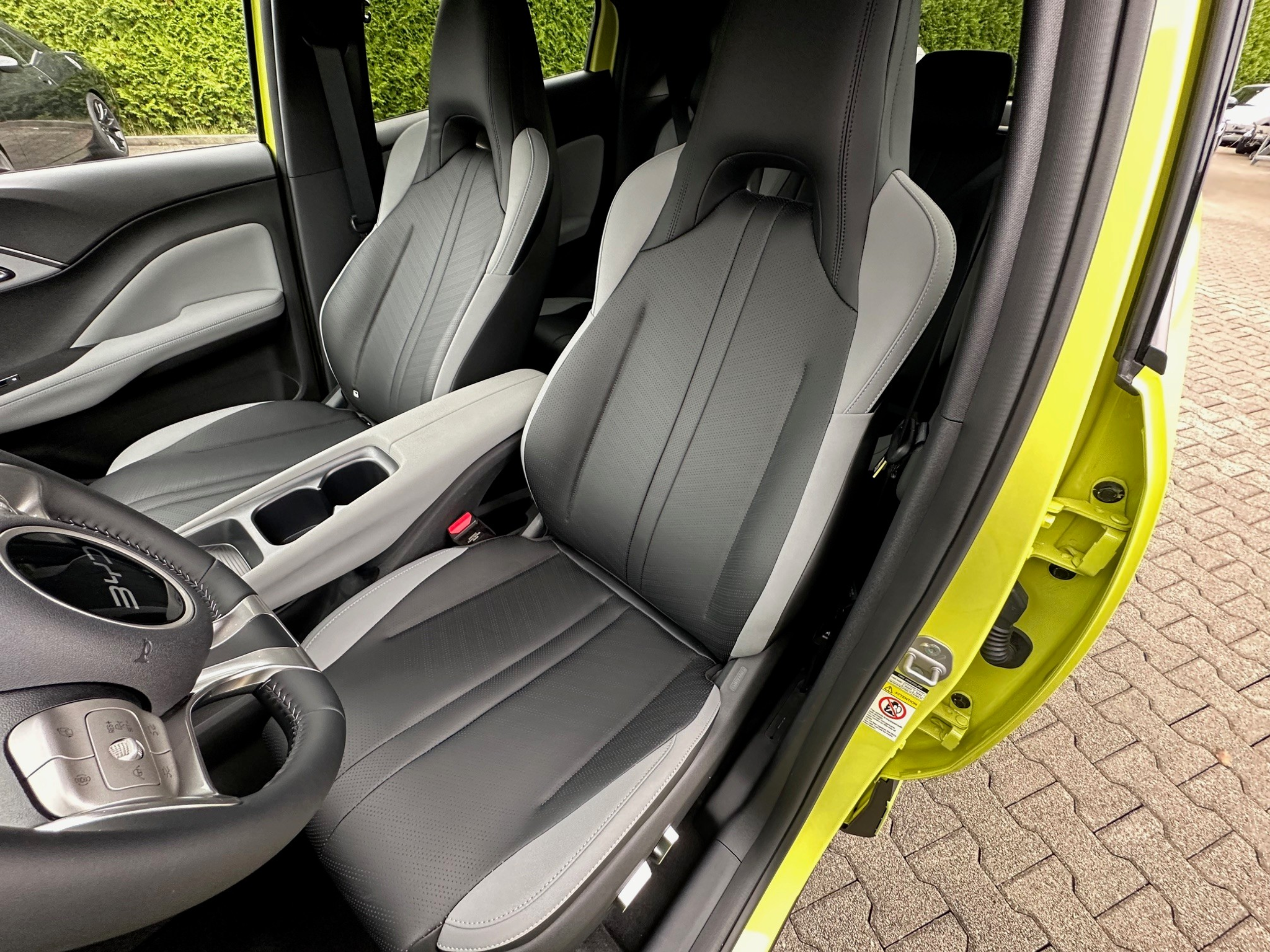 listing desktop thumbnail image 6