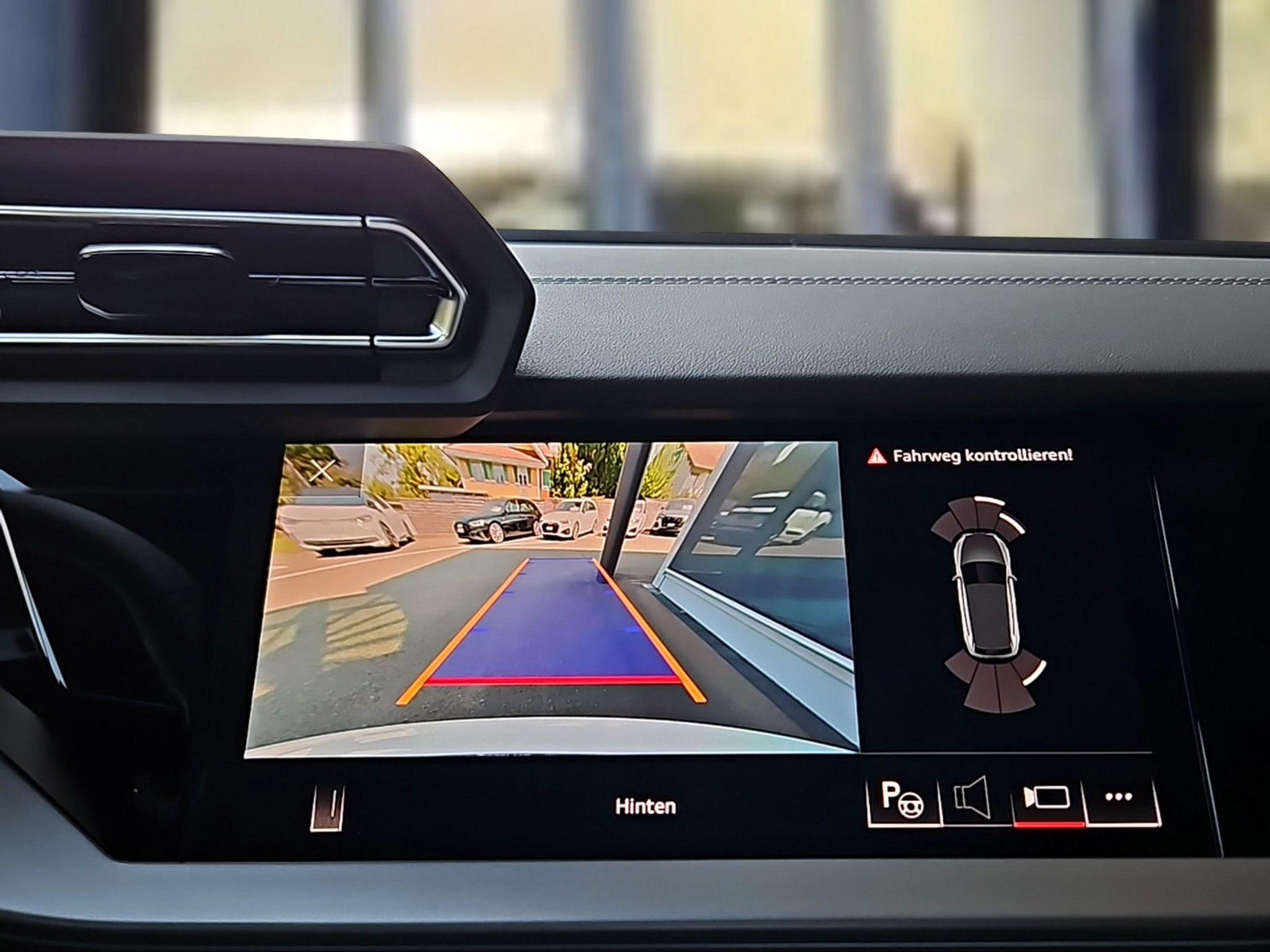 listing desktop thumbnail image 12