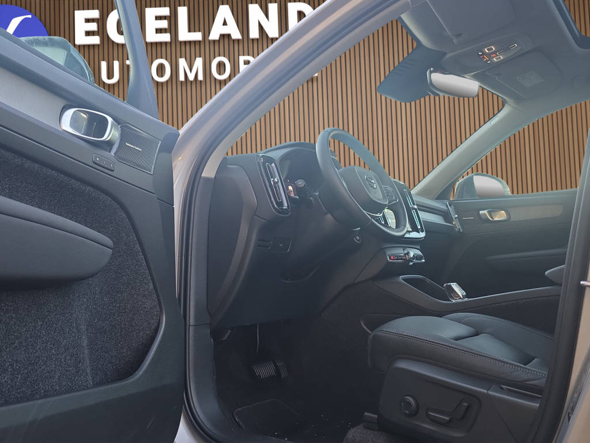 listing desktop thumbnail image 10