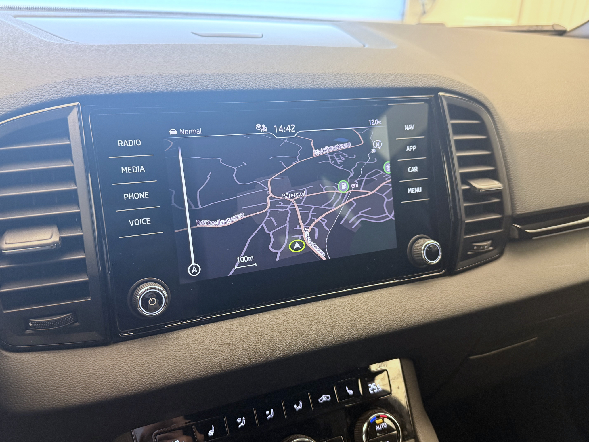 listing desktop thumbnail image 15