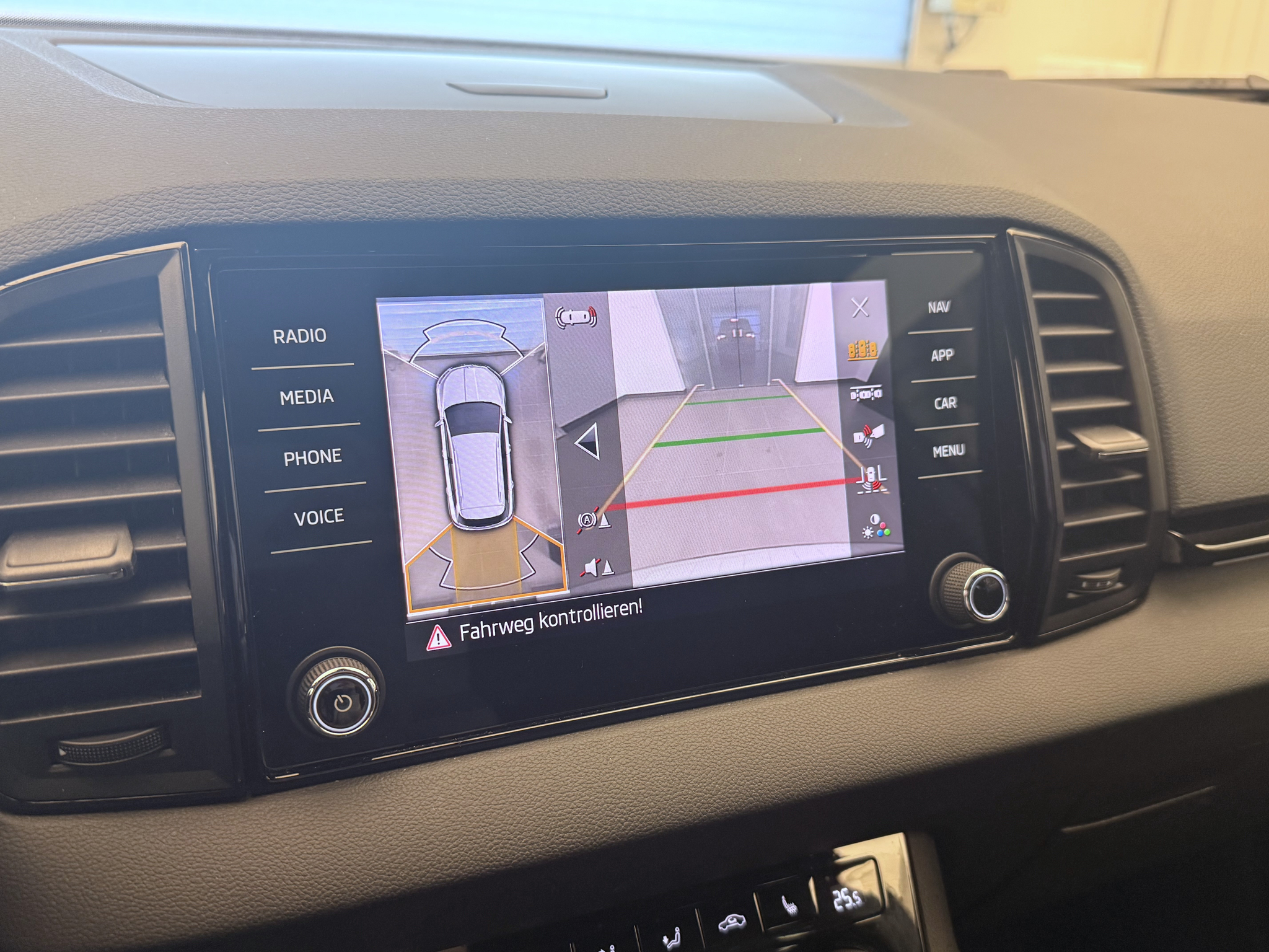 listing desktop thumbnail image 16