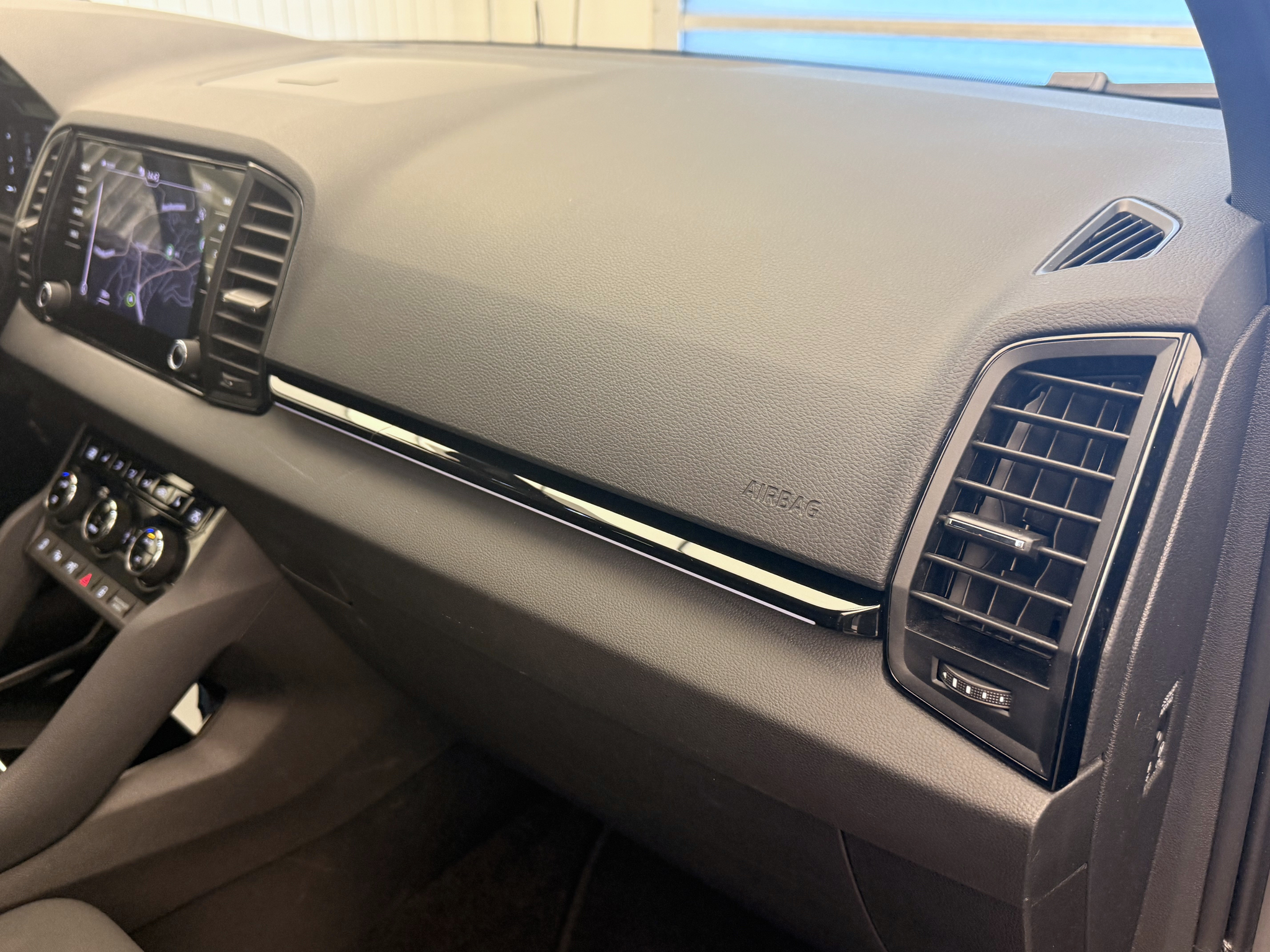 listing desktop thumbnail image 18