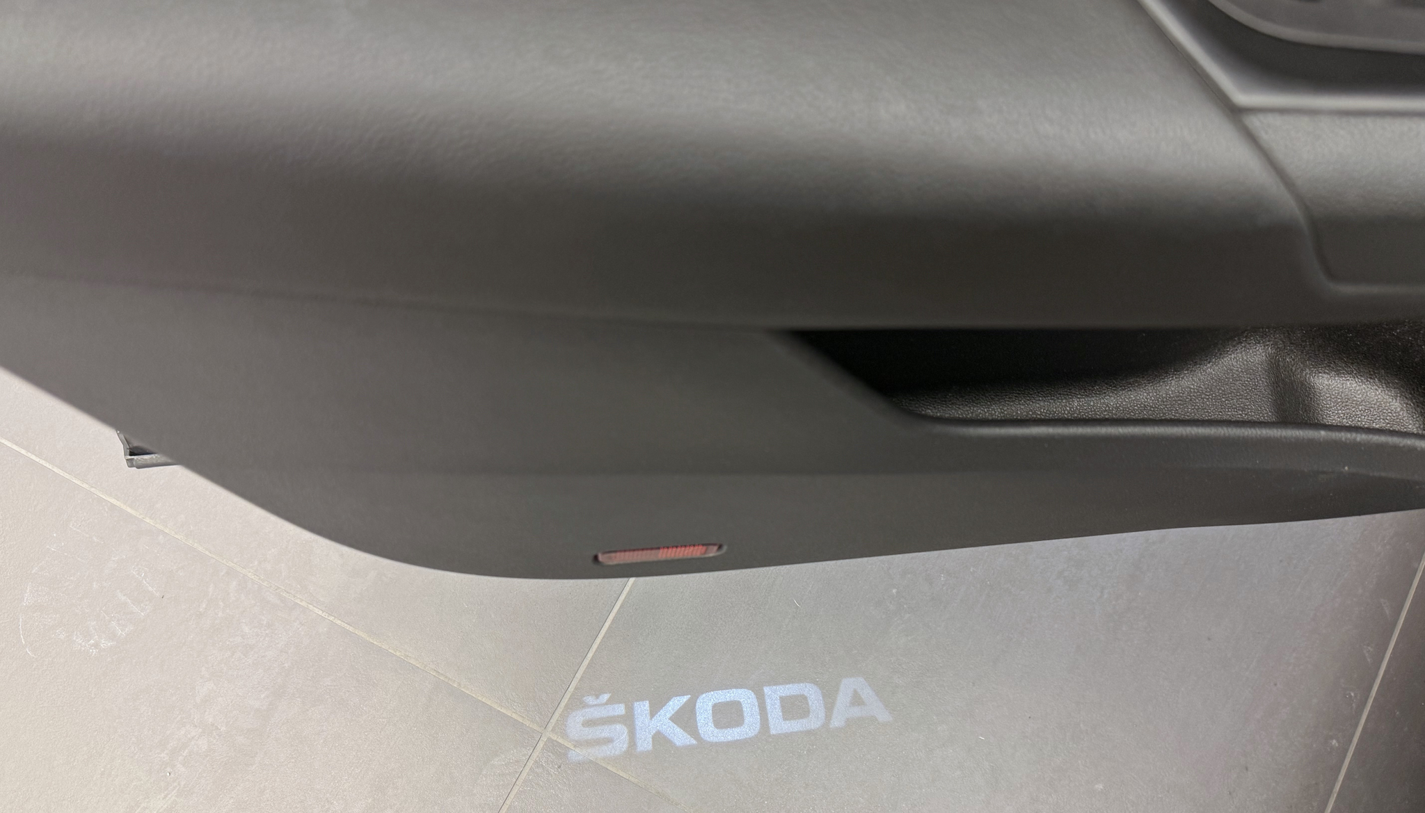 listing desktop thumbnail image 4