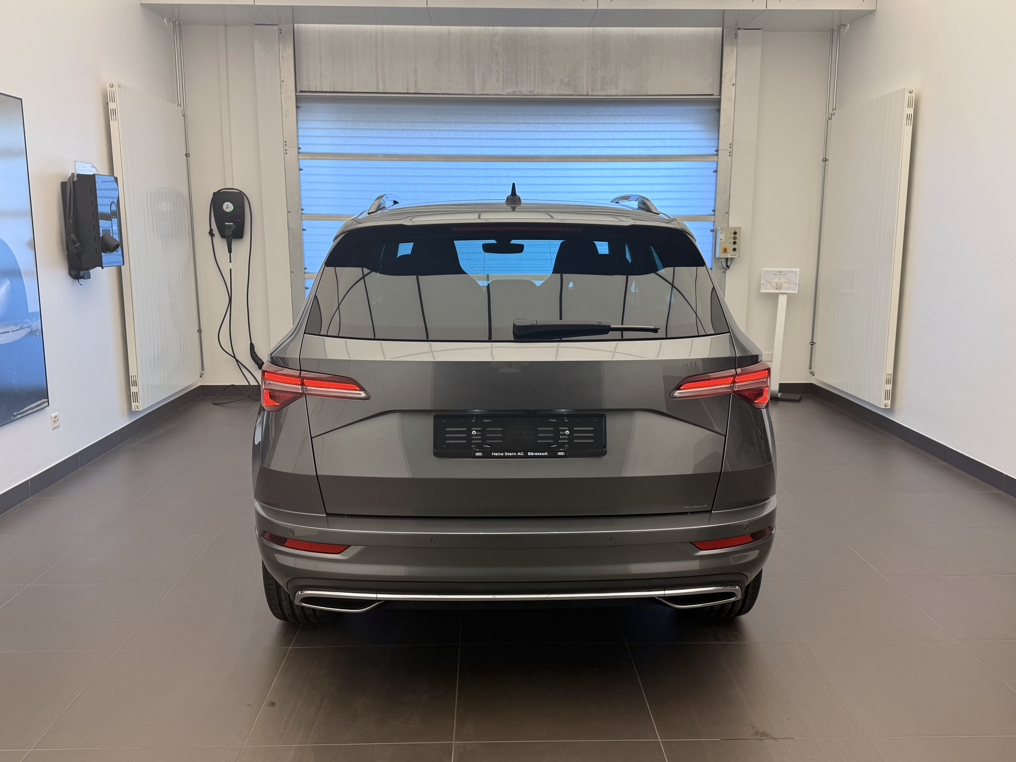 listing desktop thumbnail image 24