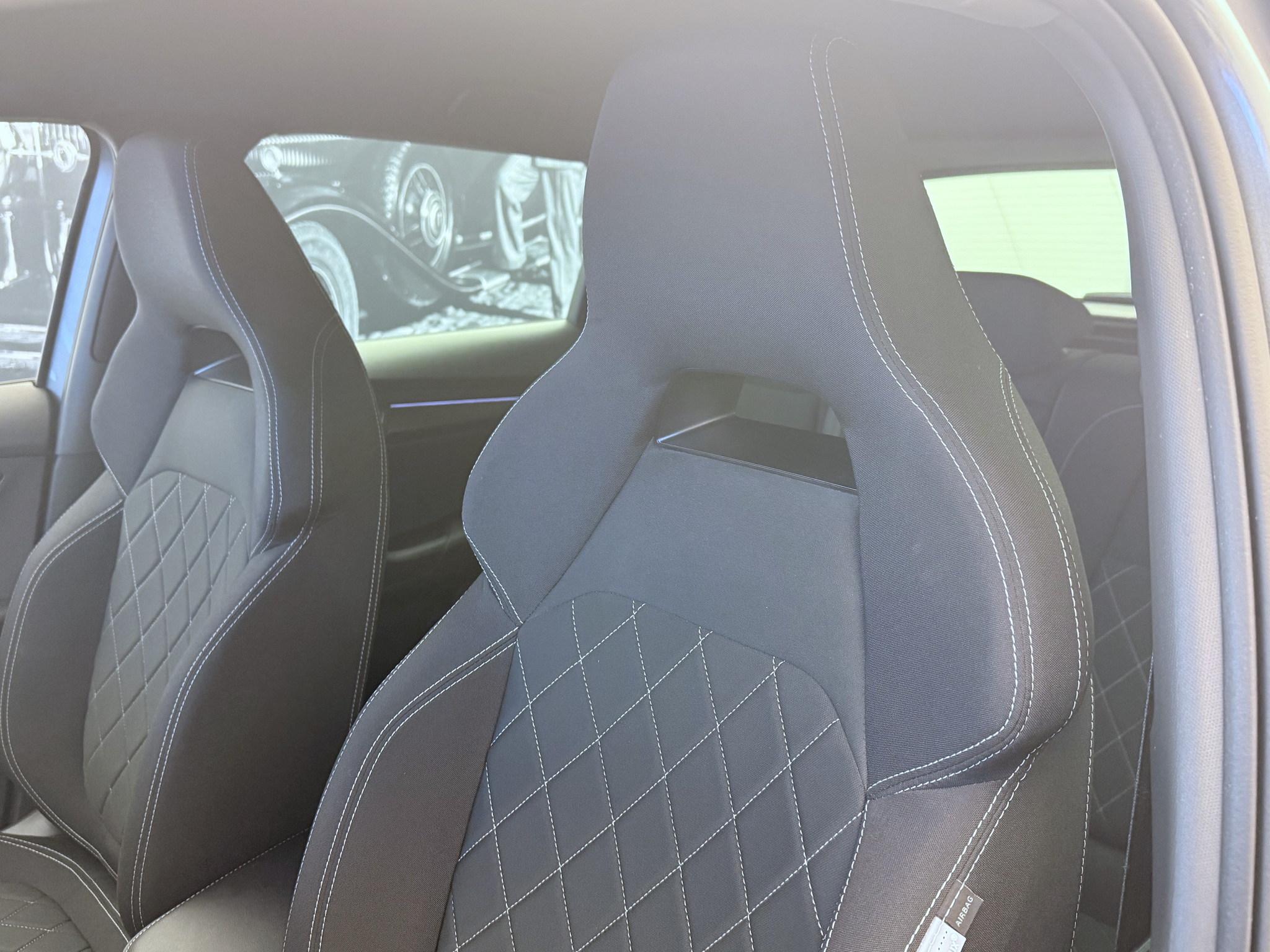 listing desktop thumbnail image 6