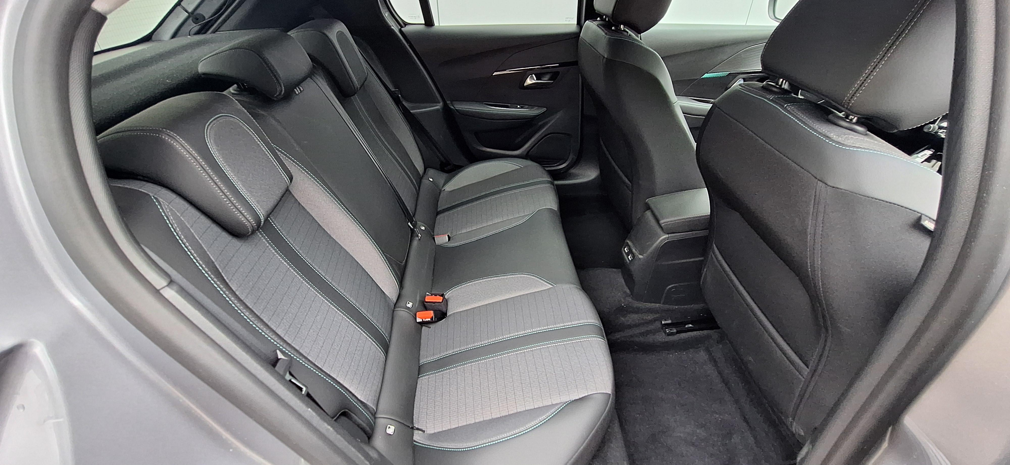 listing desktop thumbnail image 9