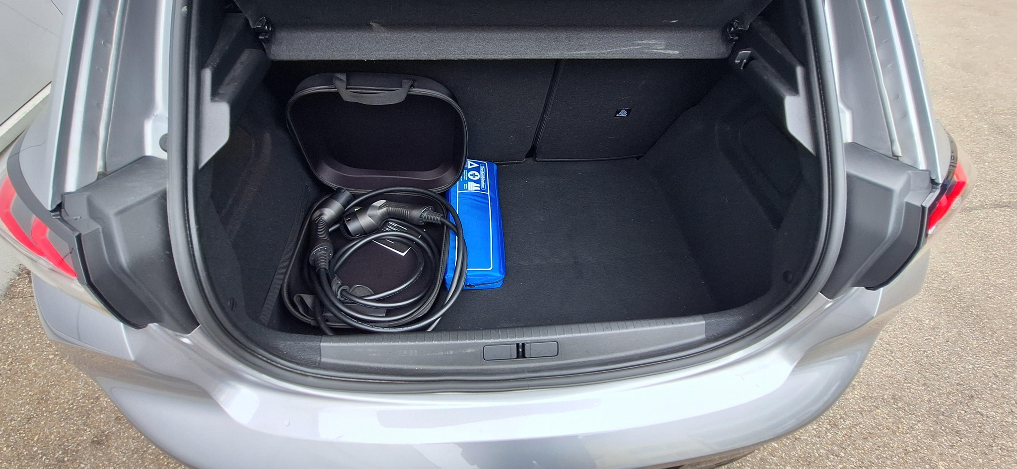 listing desktop thumbnail image 11