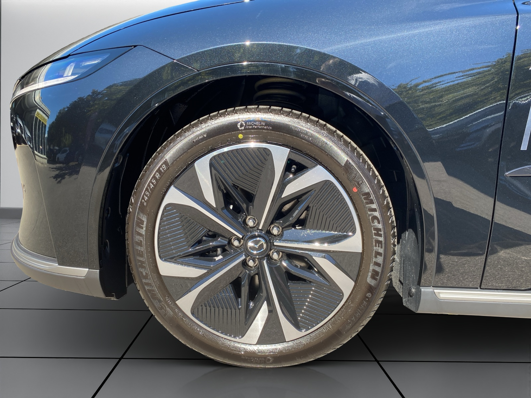 listing desktop thumbnail image 6