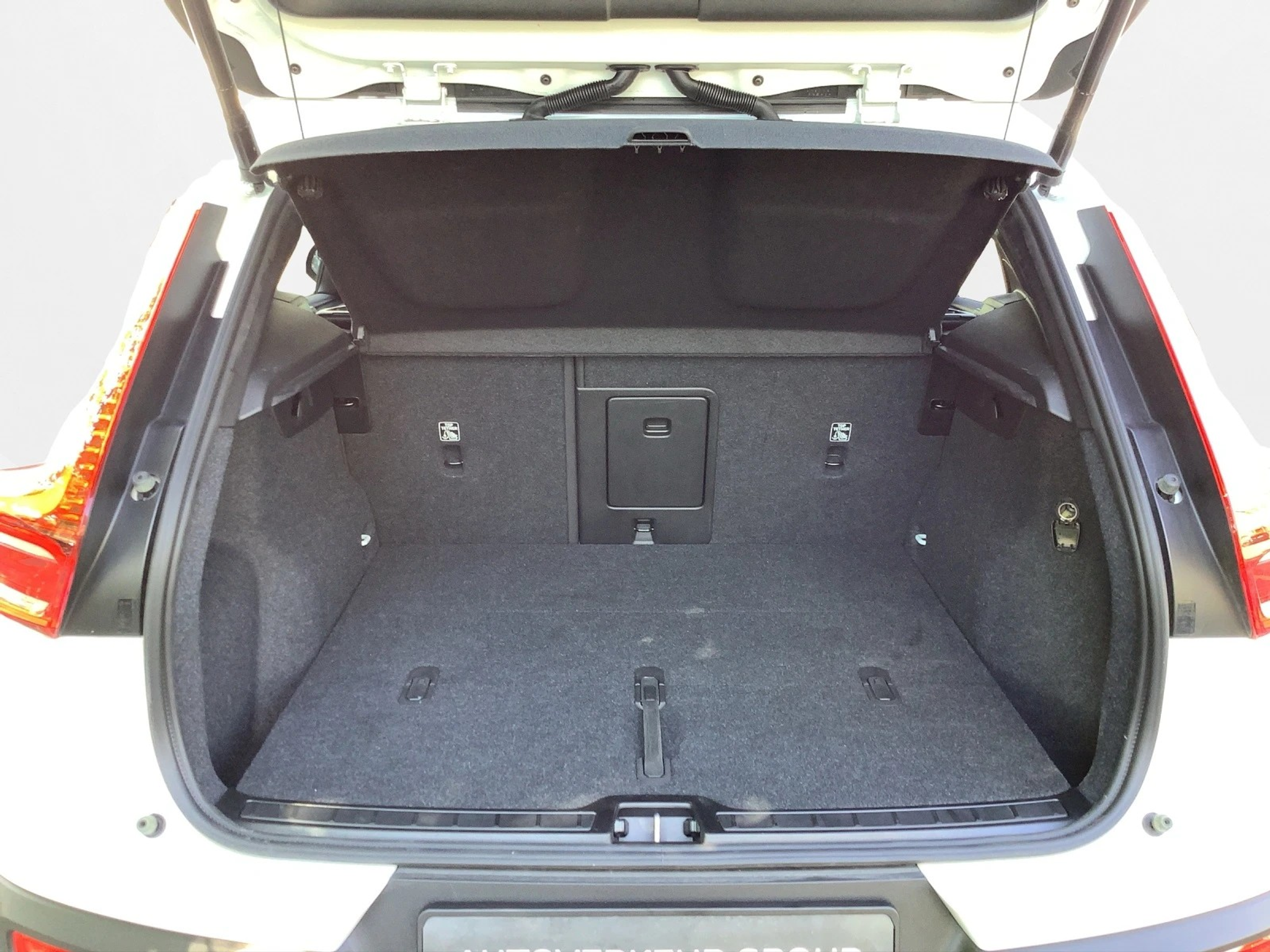 listing desktop thumbnail image 11