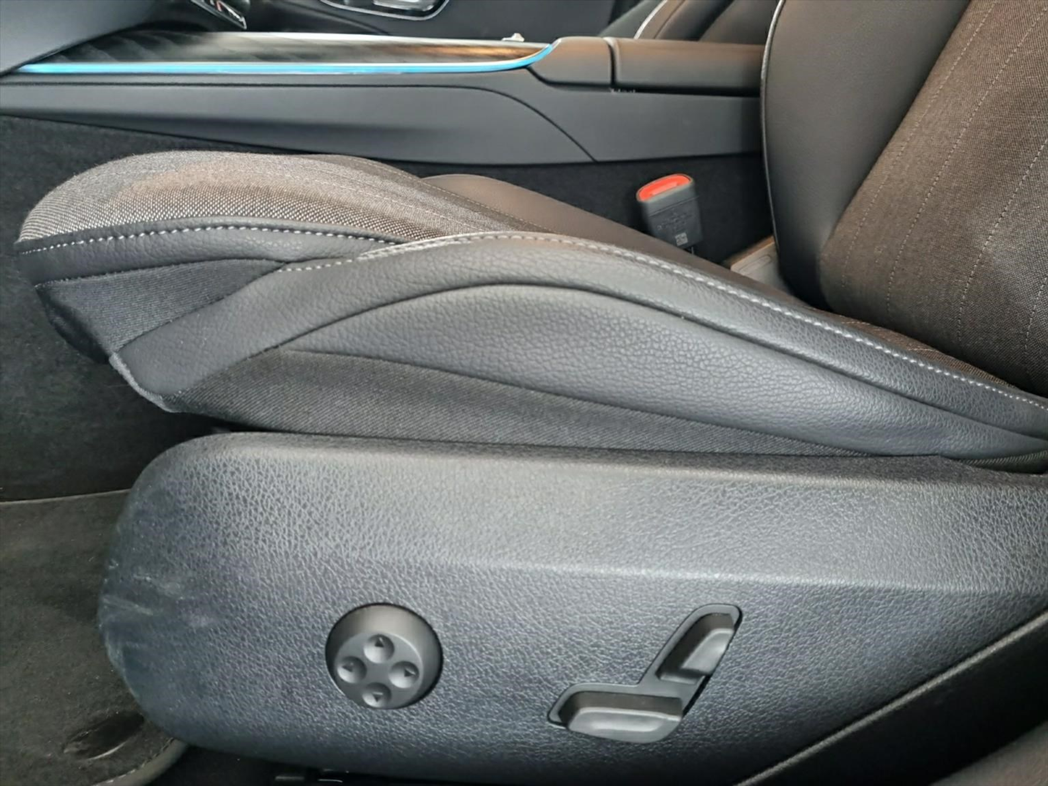 listing desktop thumbnail image 9