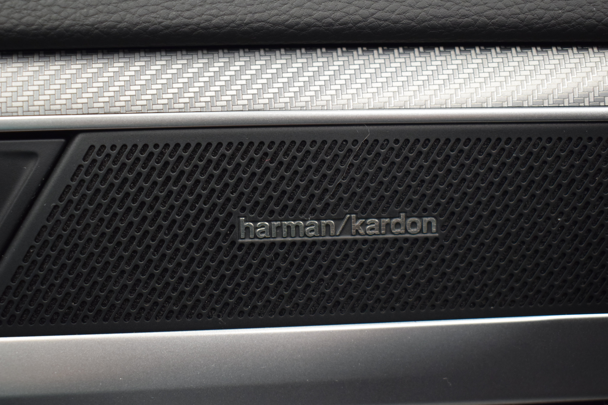 listing desktop thumbnail image 28