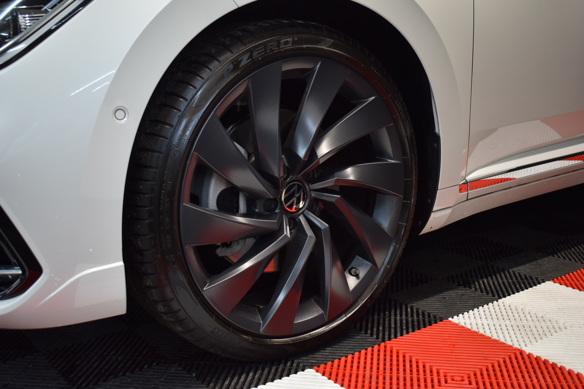 listing desktop thumbnail image 4