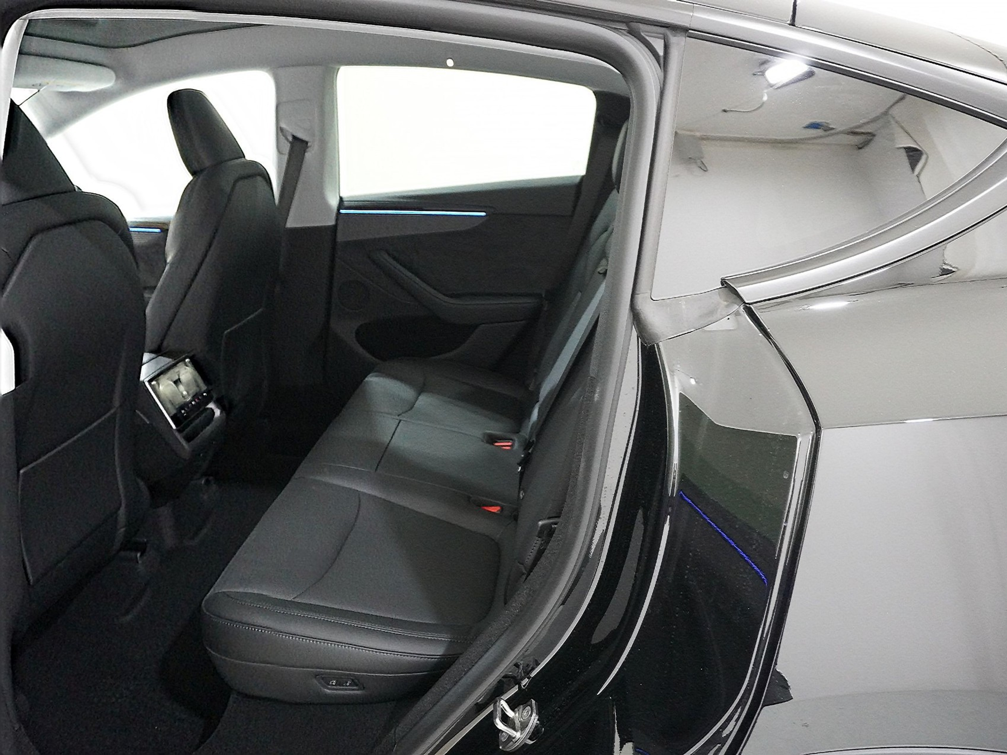 listing desktop thumbnail image 14