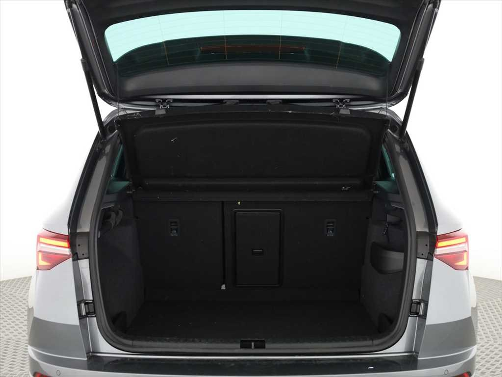 listing desktop thumbnail image 5