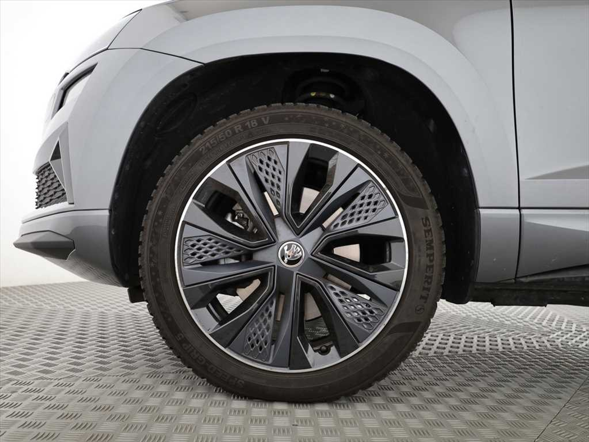 listing desktop thumbnail image 4