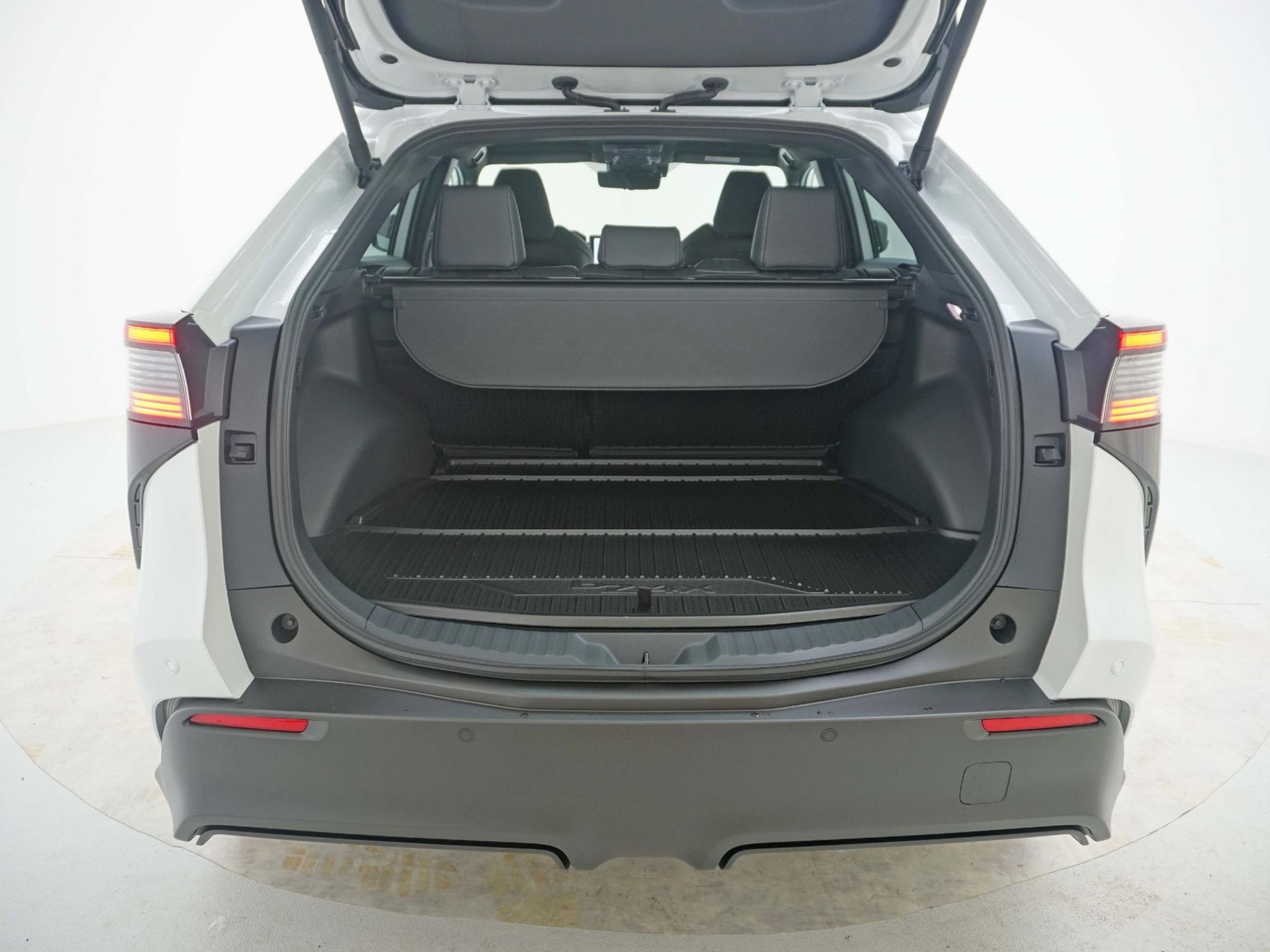 listing desktop thumbnail image 16