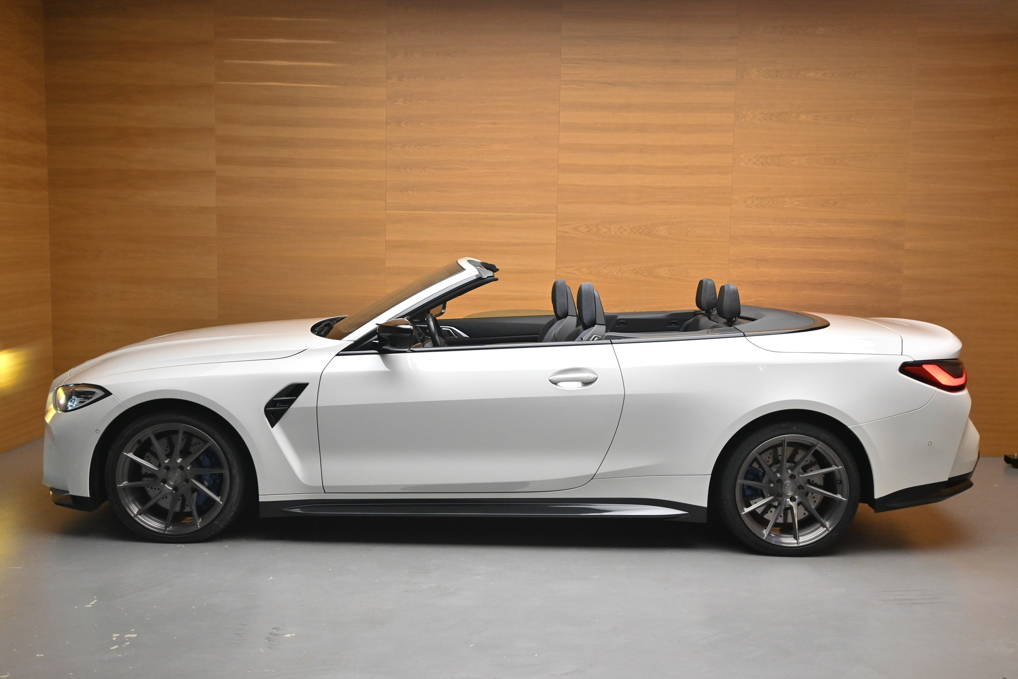 listing desktop thumbnail image 4