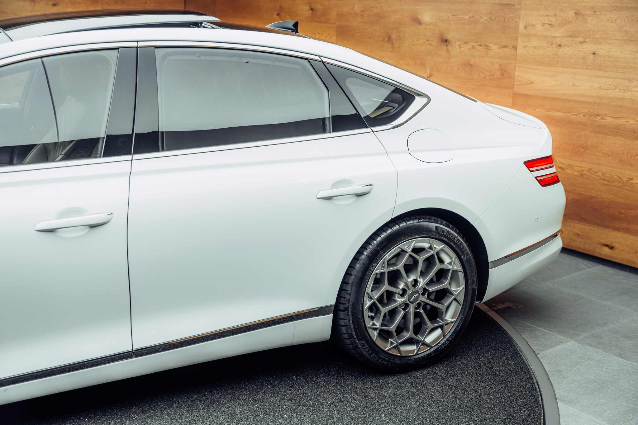 listing desktop thumbnail image 14