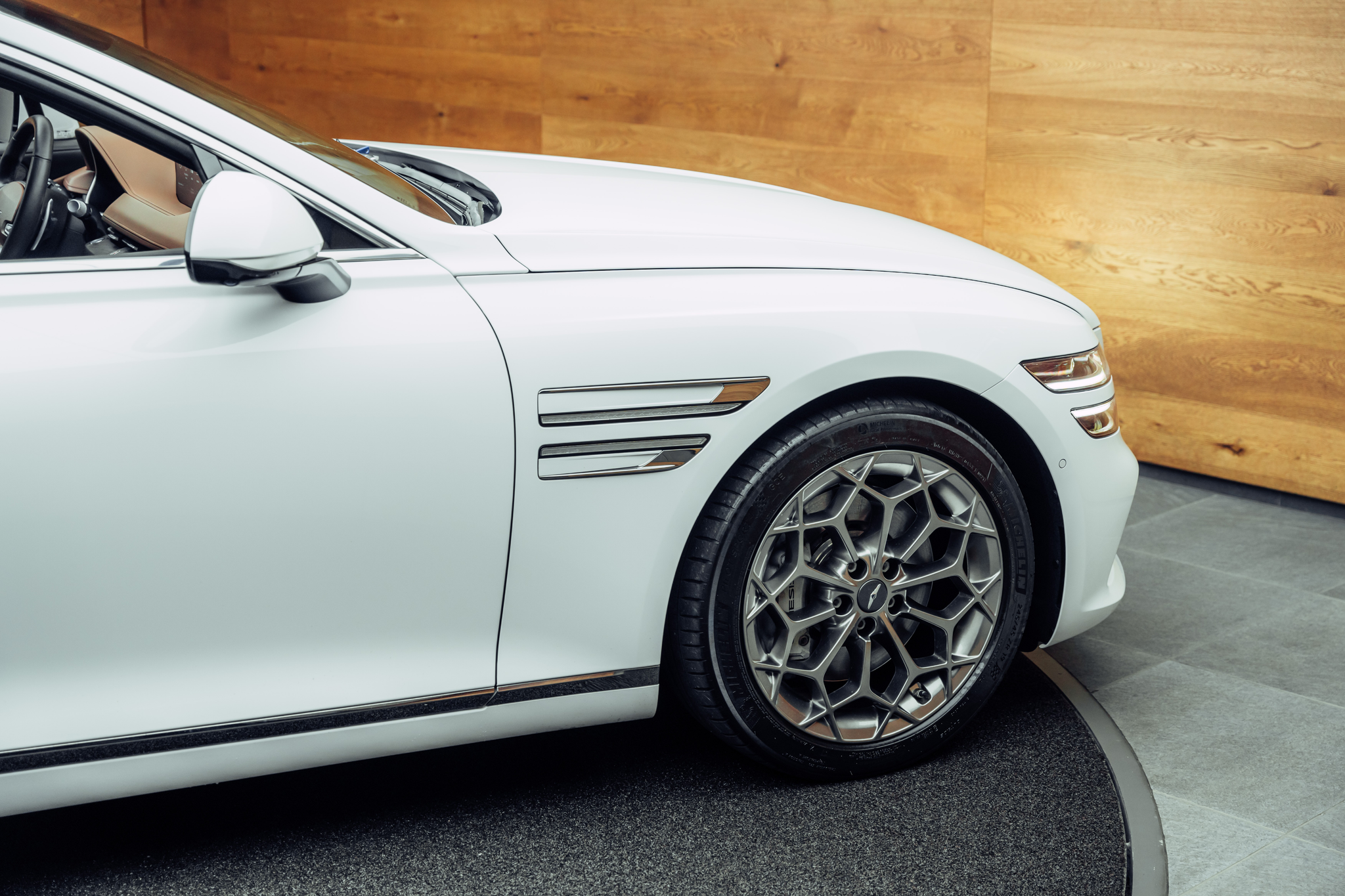 listing desktop thumbnail image 15